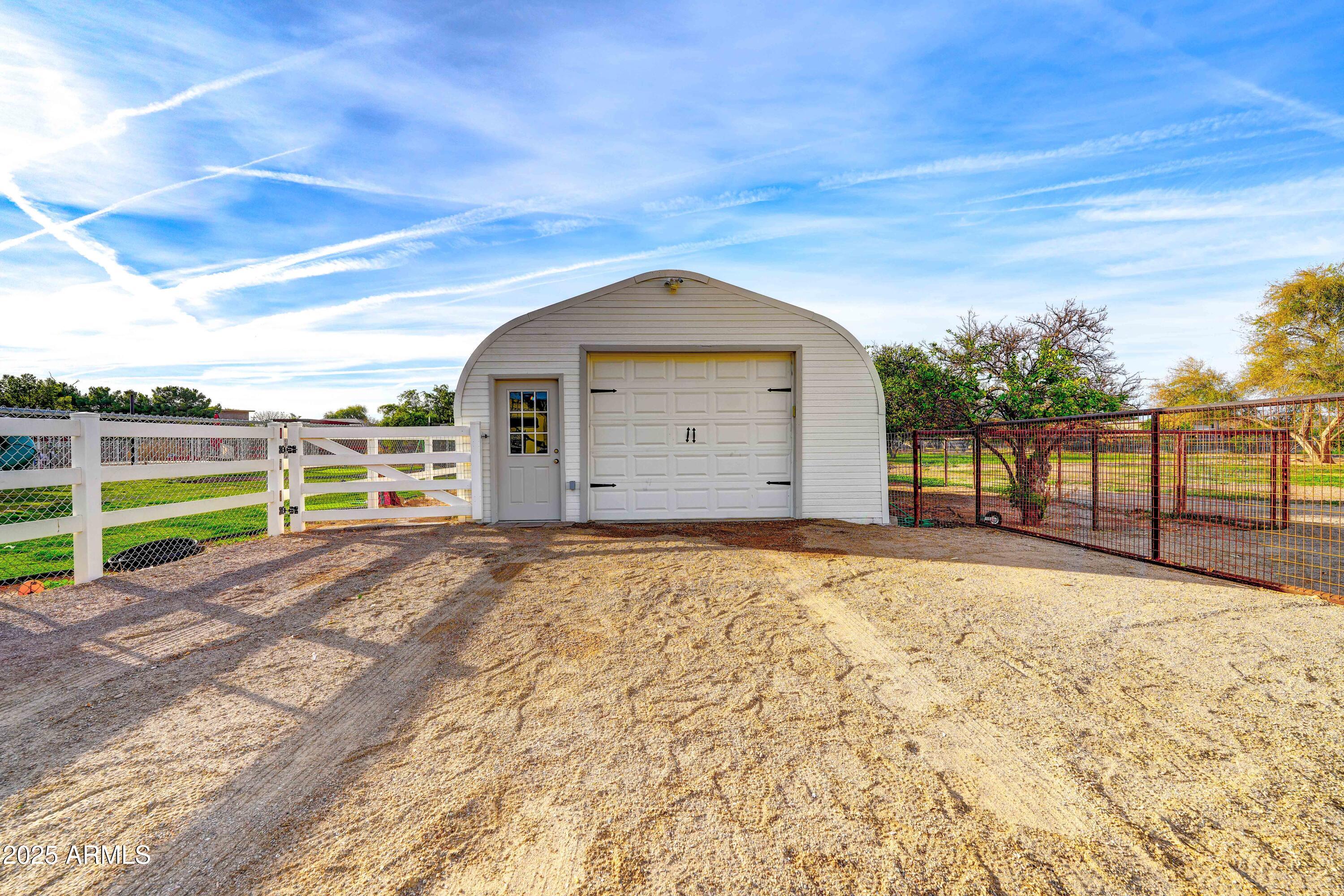 3929 E FLINTLOCK Drive