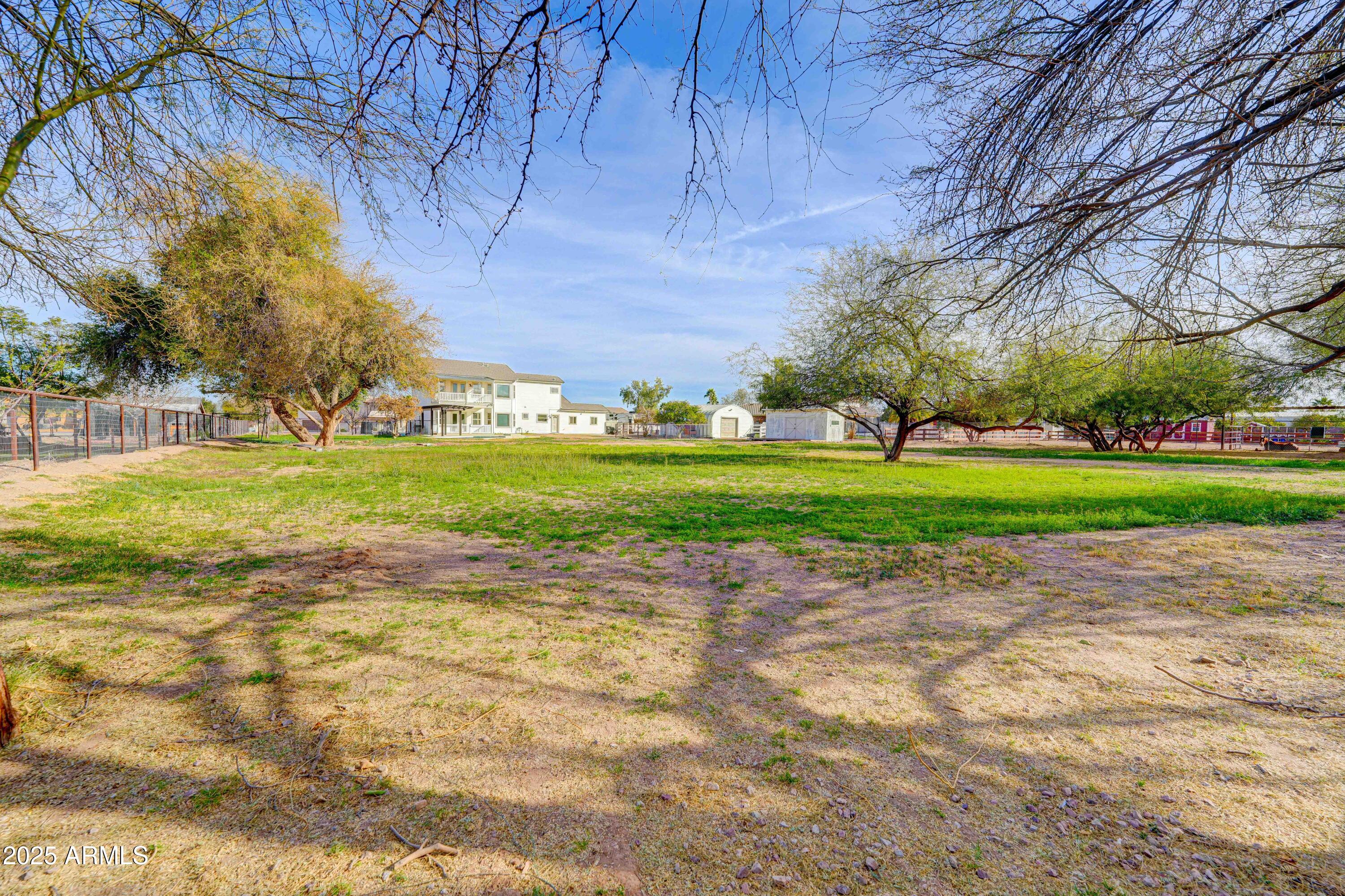 3929 E FLINTLOCK Drive