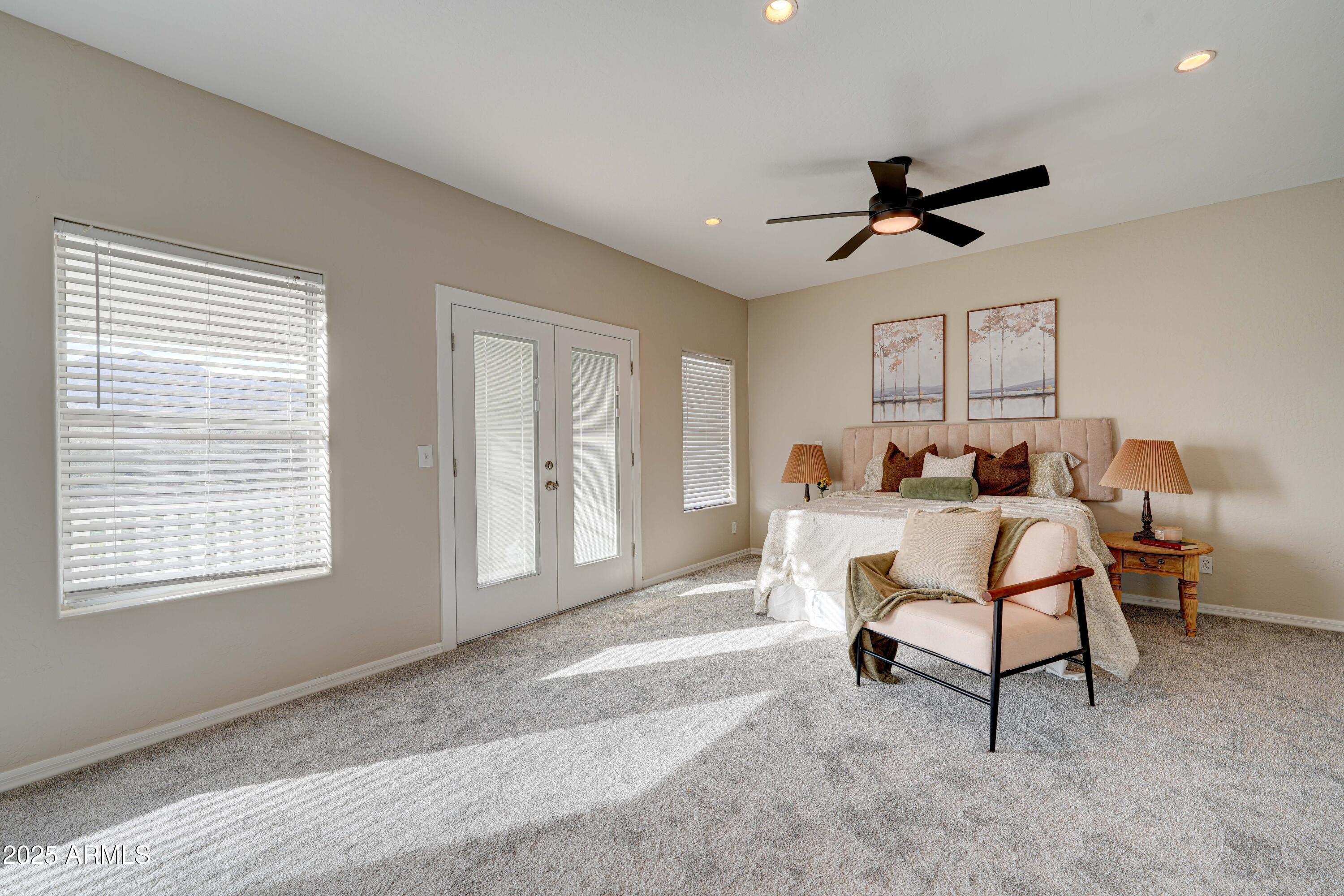 3929 E FLINTLOCK Drive