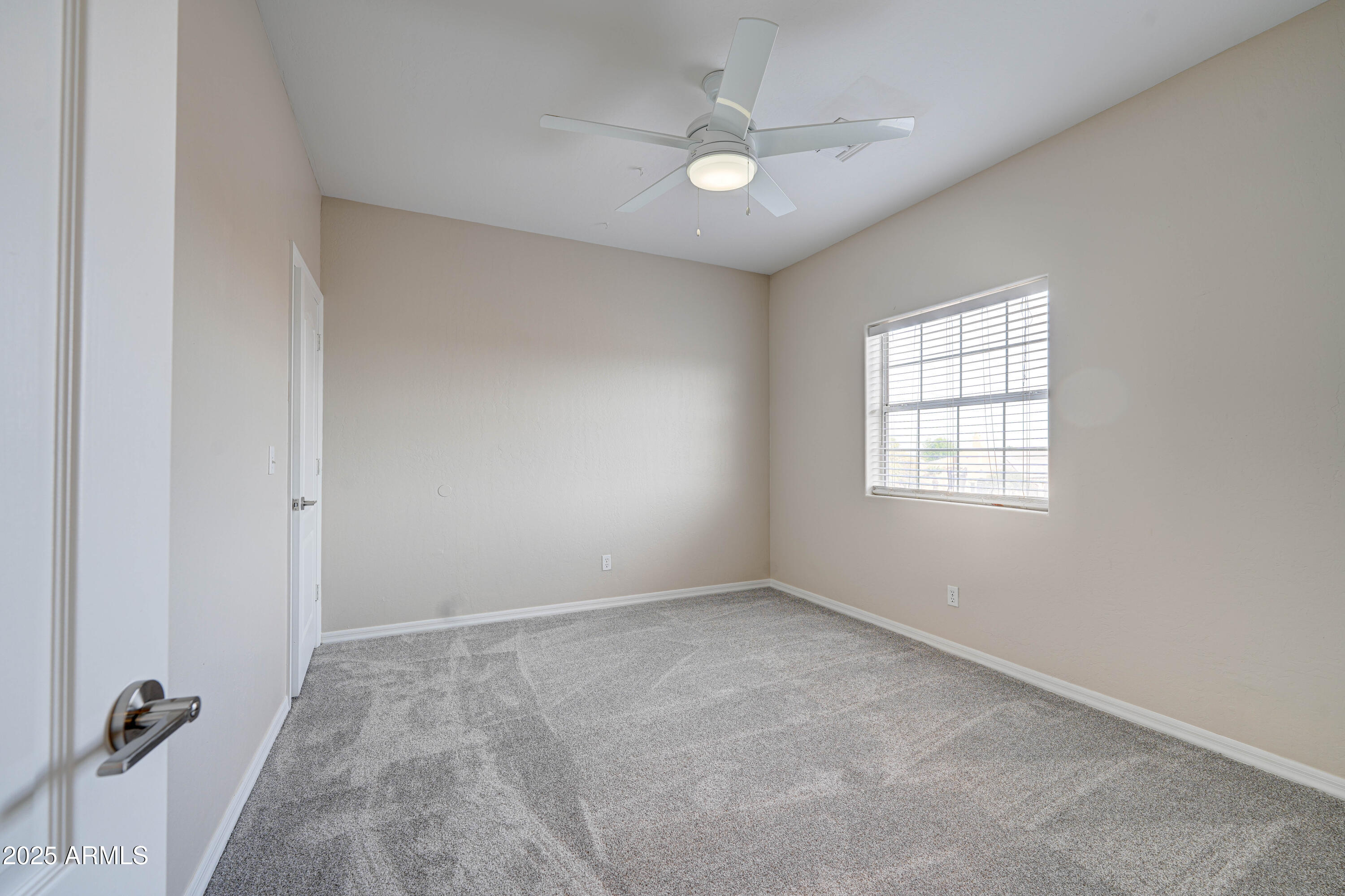 3929 E FLINTLOCK Drive