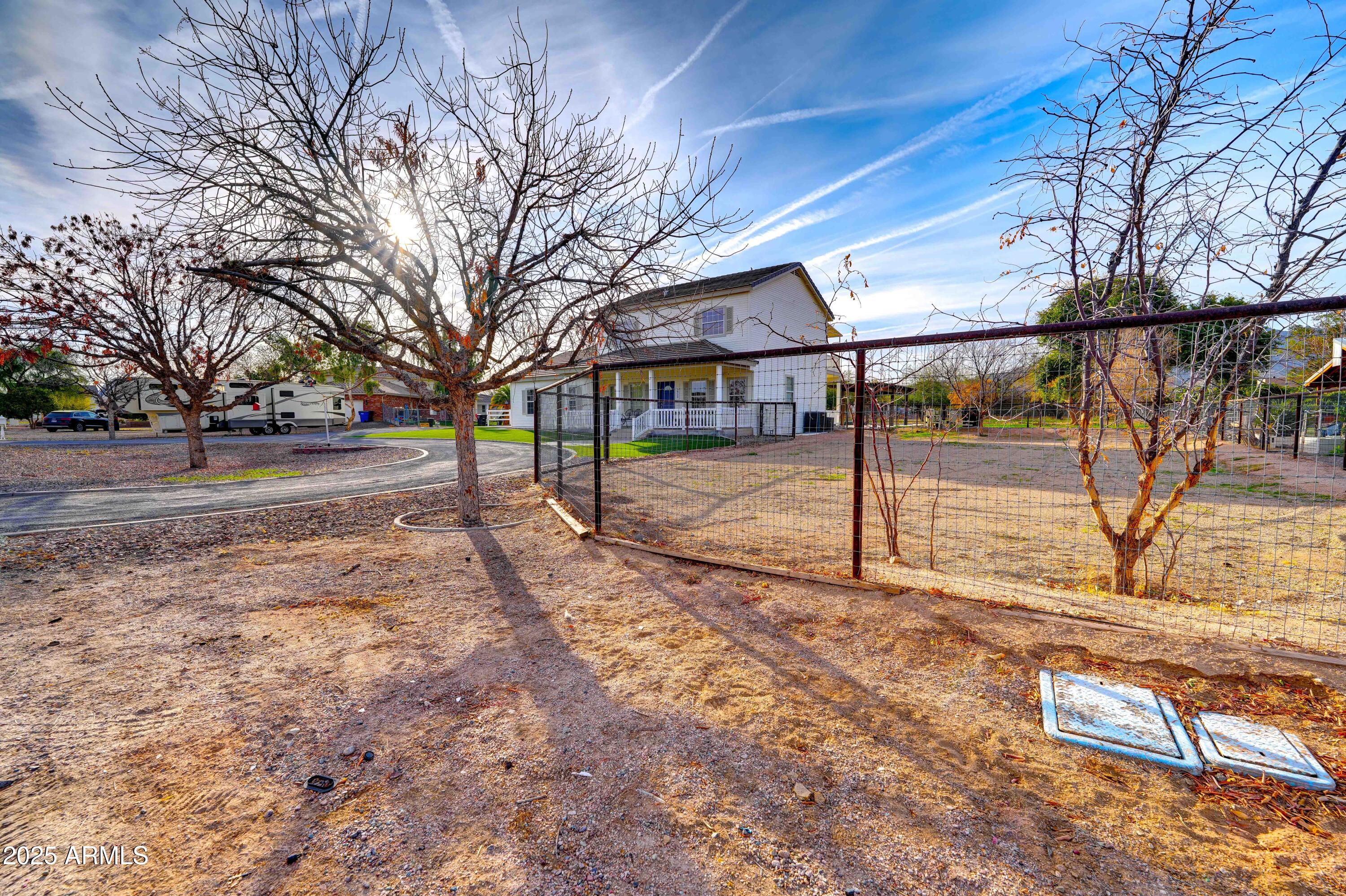 3929 E FLINTLOCK Drive
