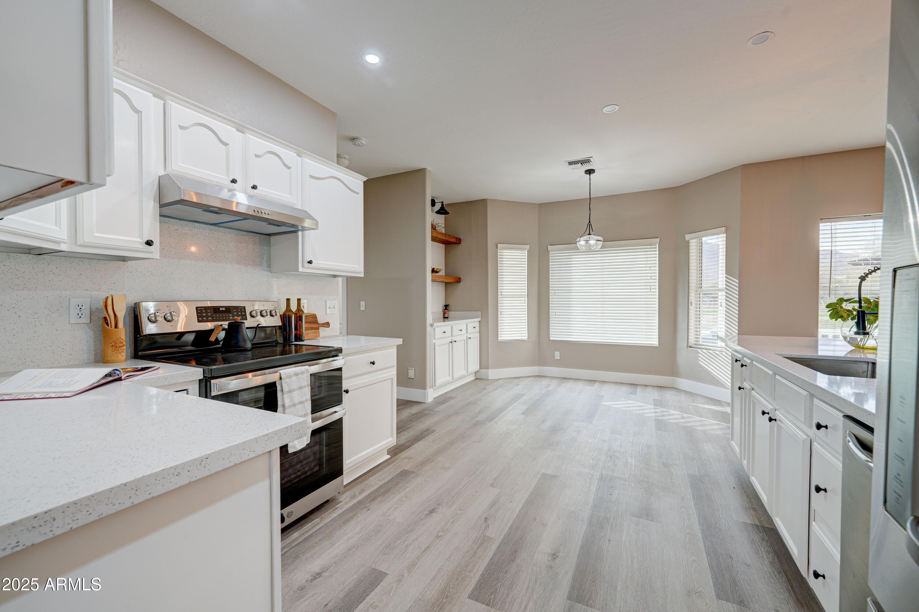 3929 E FLINTLOCK Drive