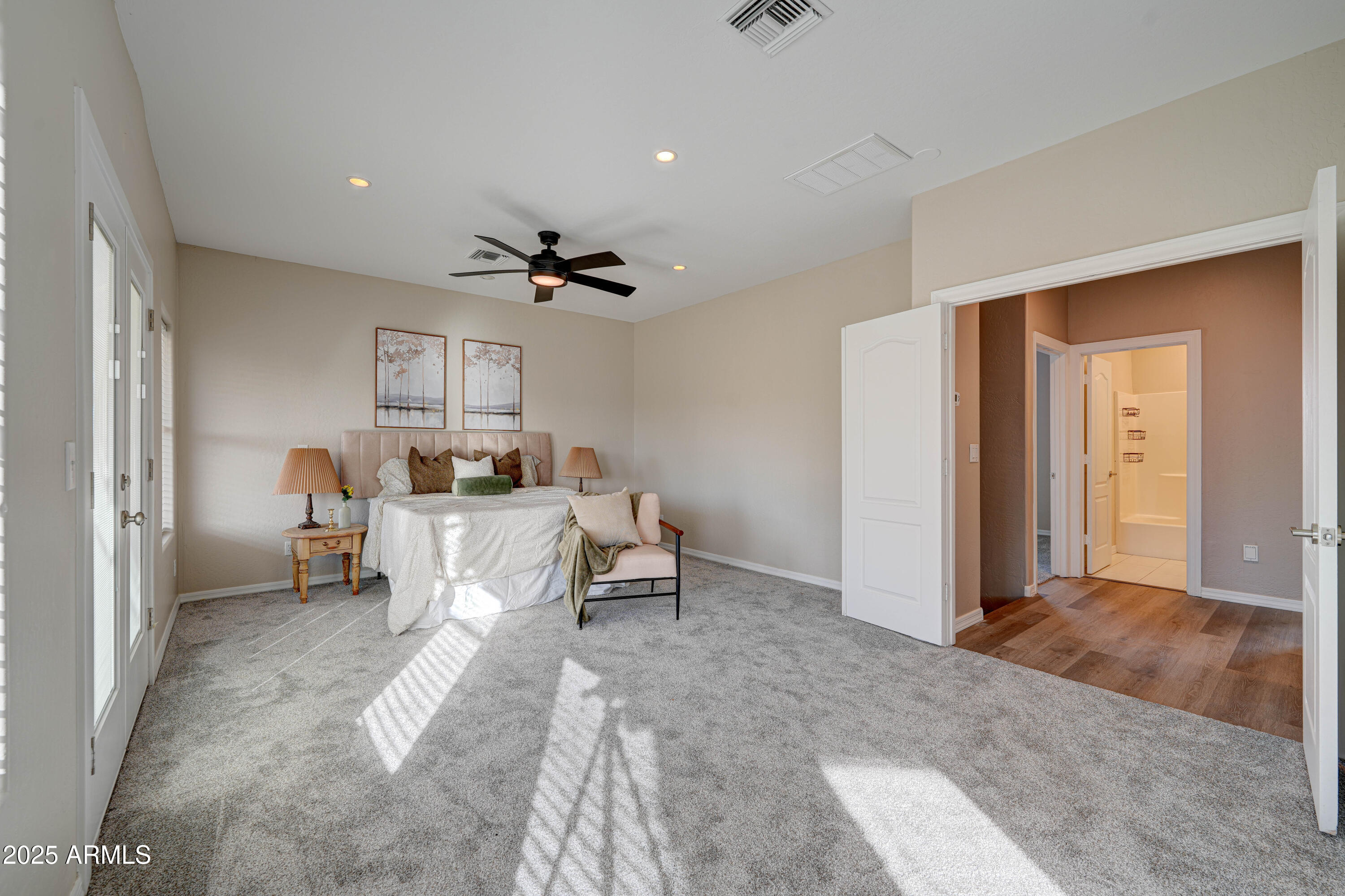 3929 E FLINTLOCK Drive
