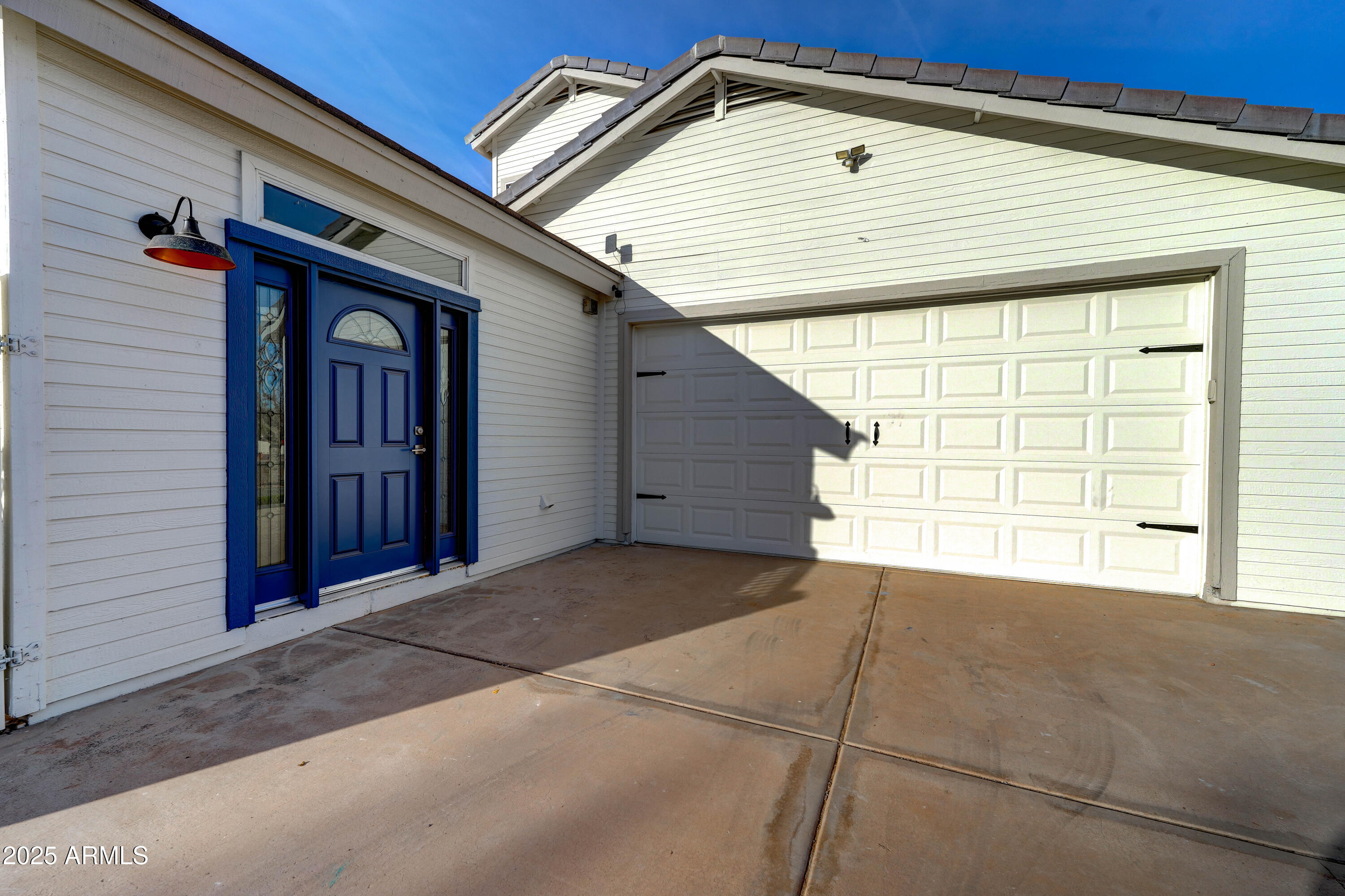 3929 E FLINTLOCK Drive