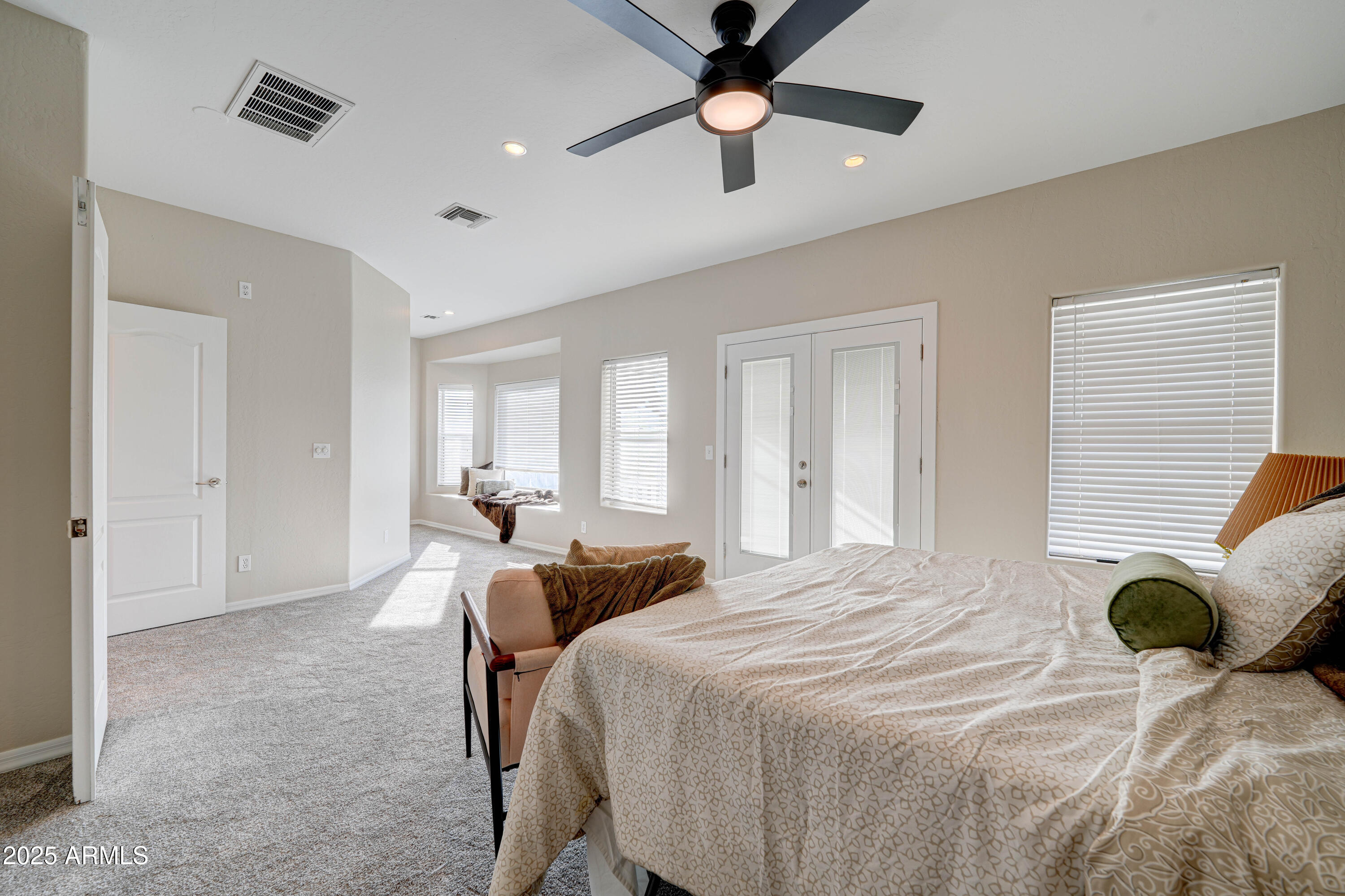 3929 E FLINTLOCK Drive