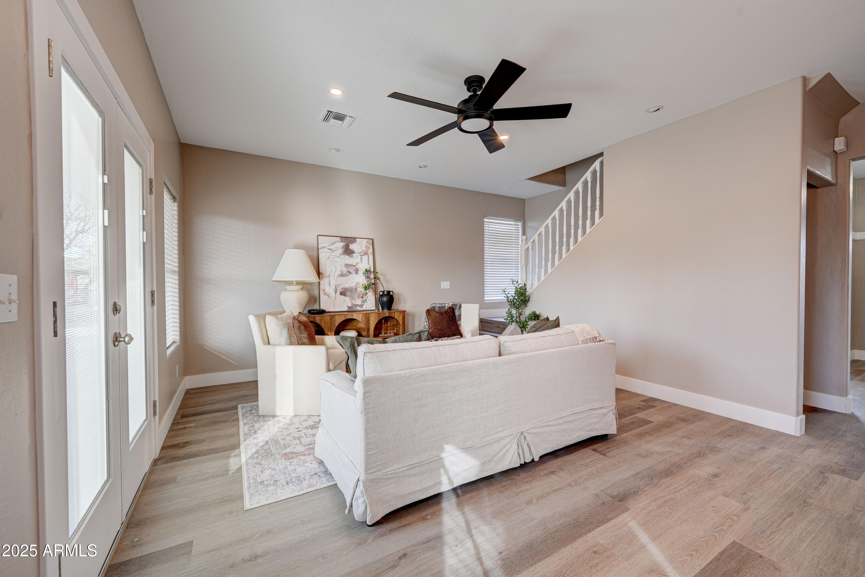 3929 E FLINTLOCK Drive