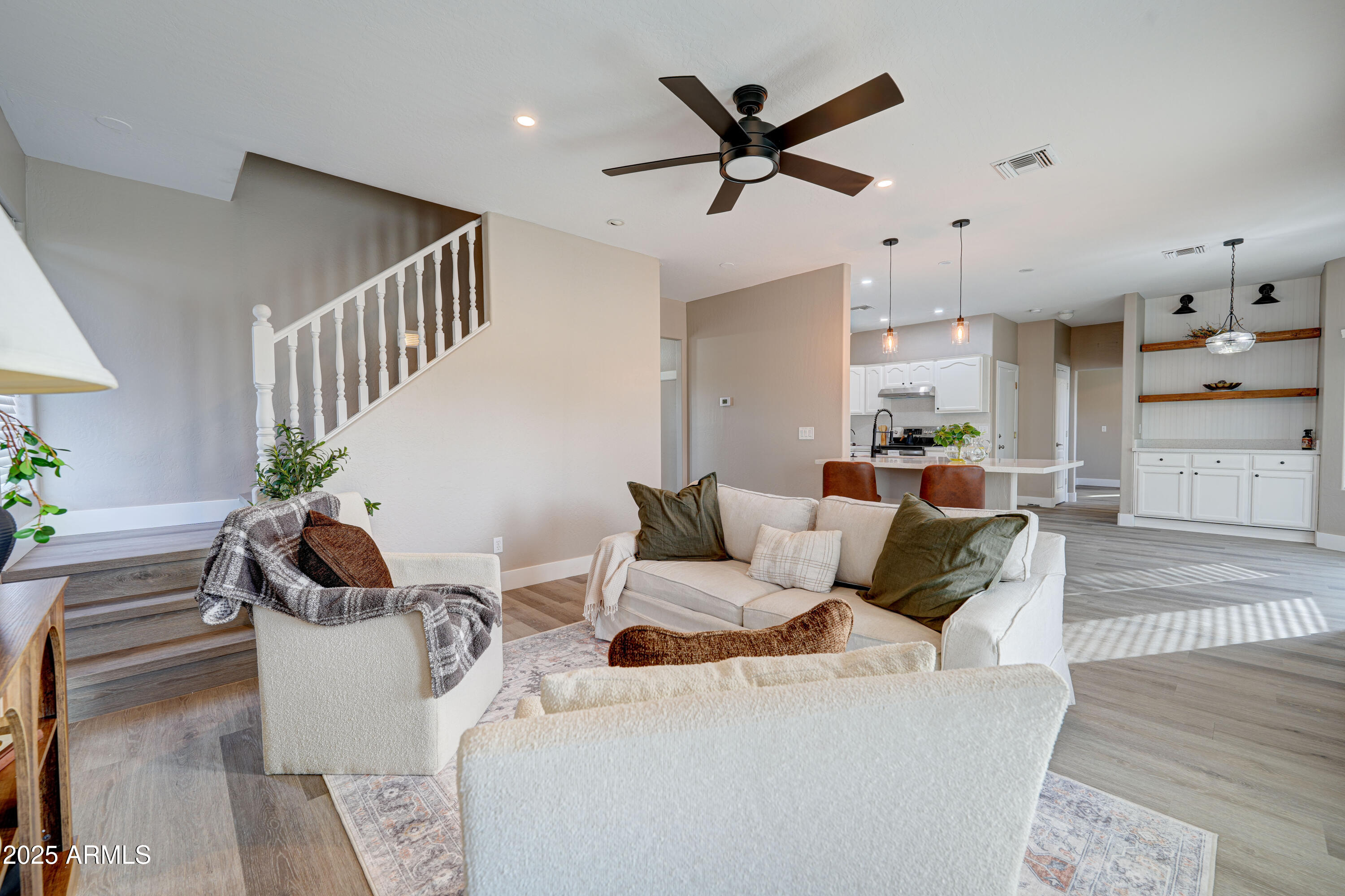 3929 E FLINTLOCK Drive