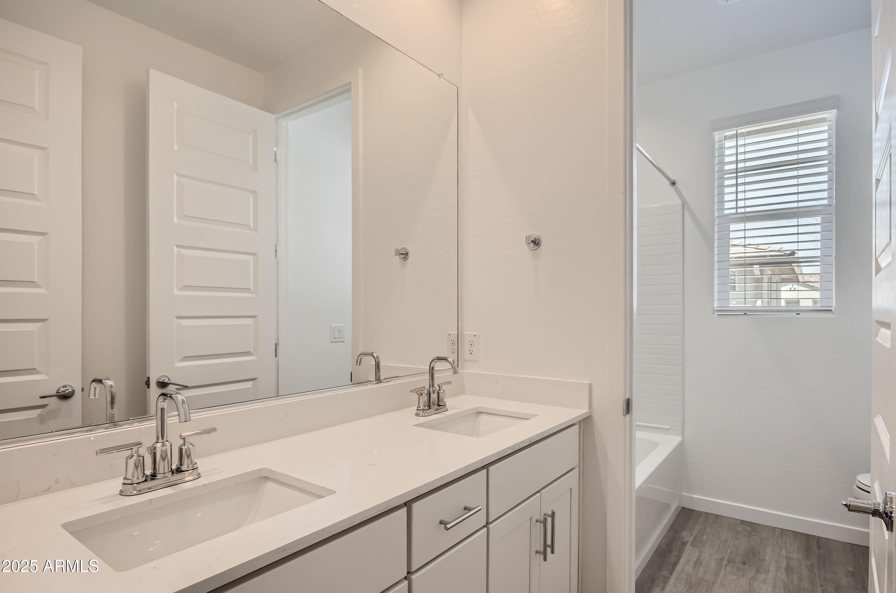 10209 E URSULA Avenue