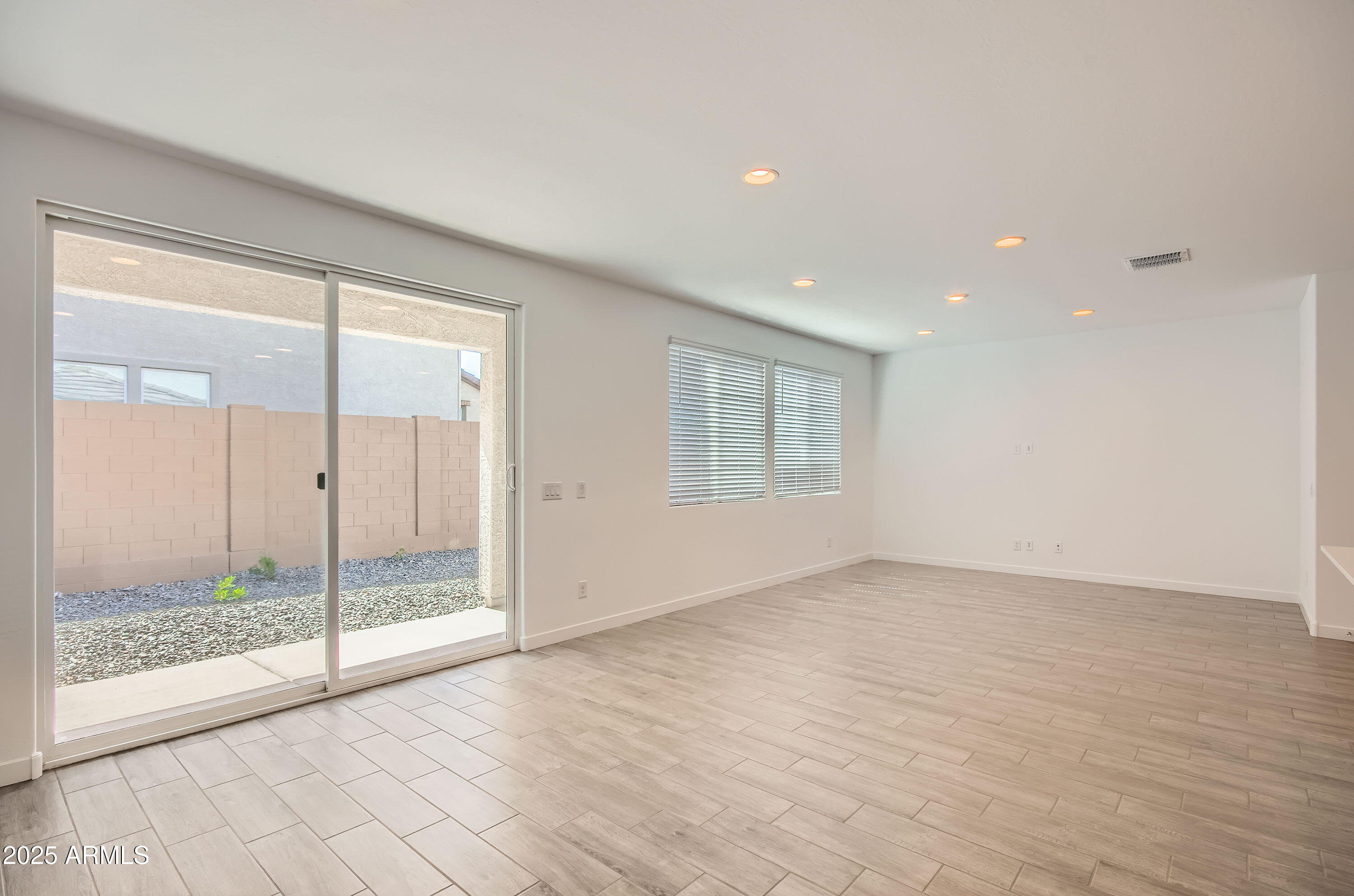 10209 E URSULA Avenue