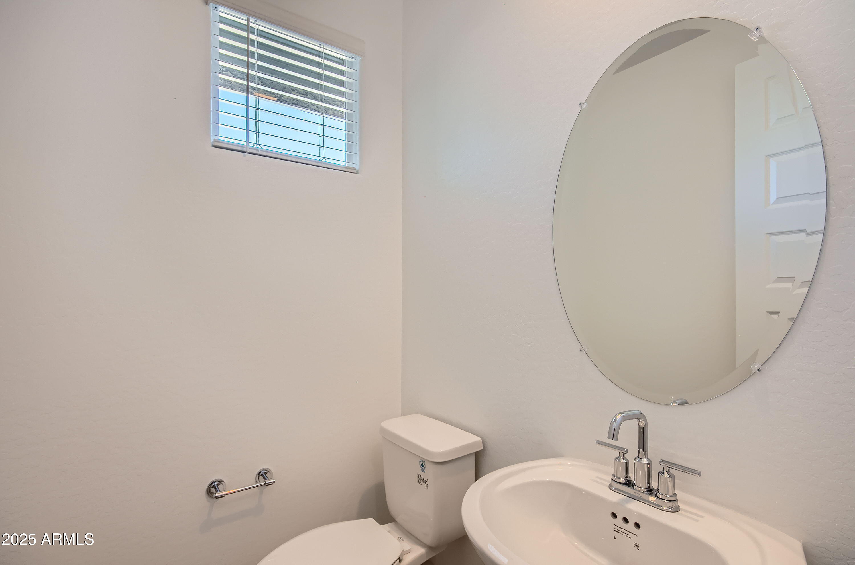 10209 E URSULA Avenue