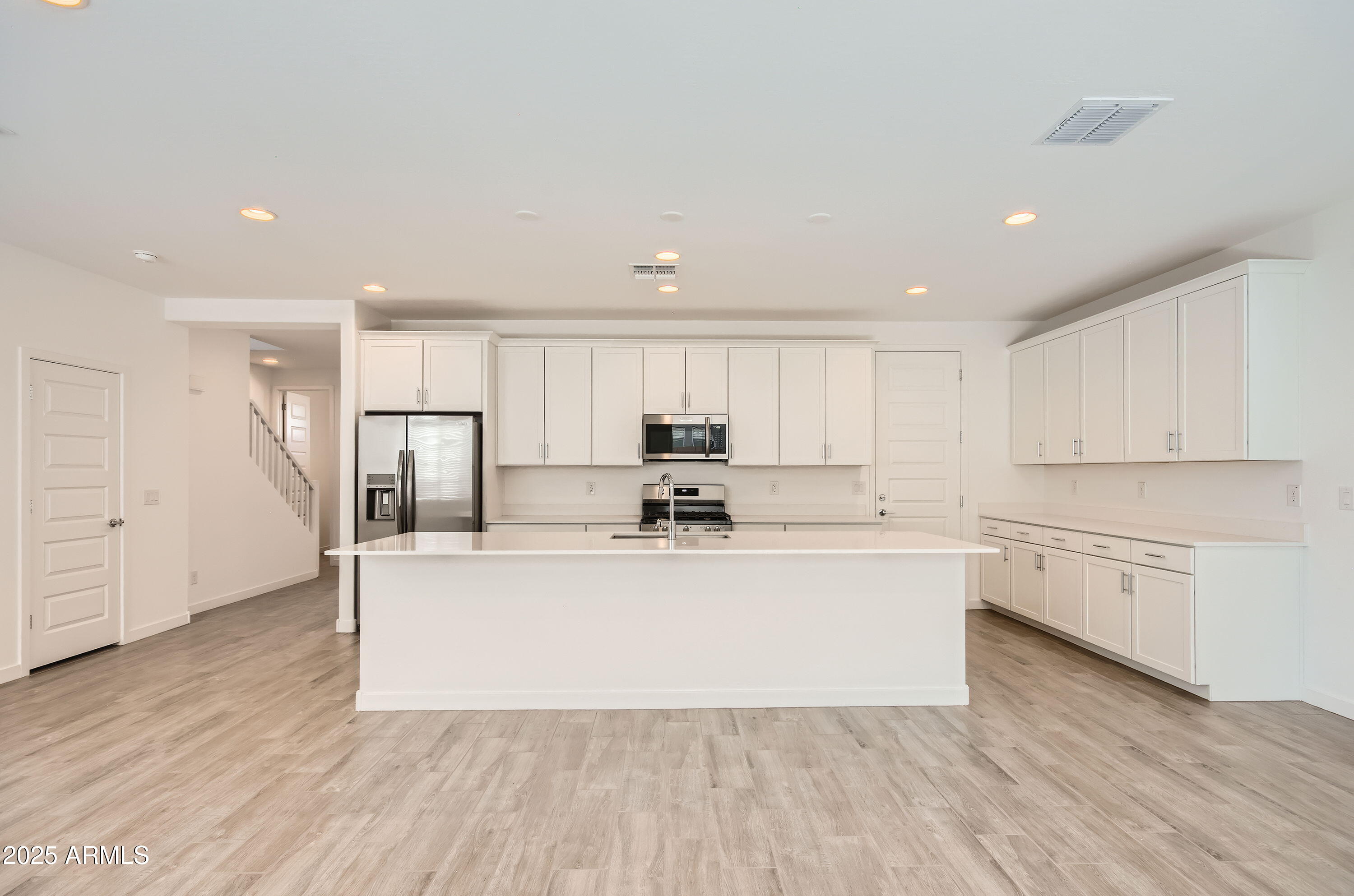 10209 E URSULA Avenue