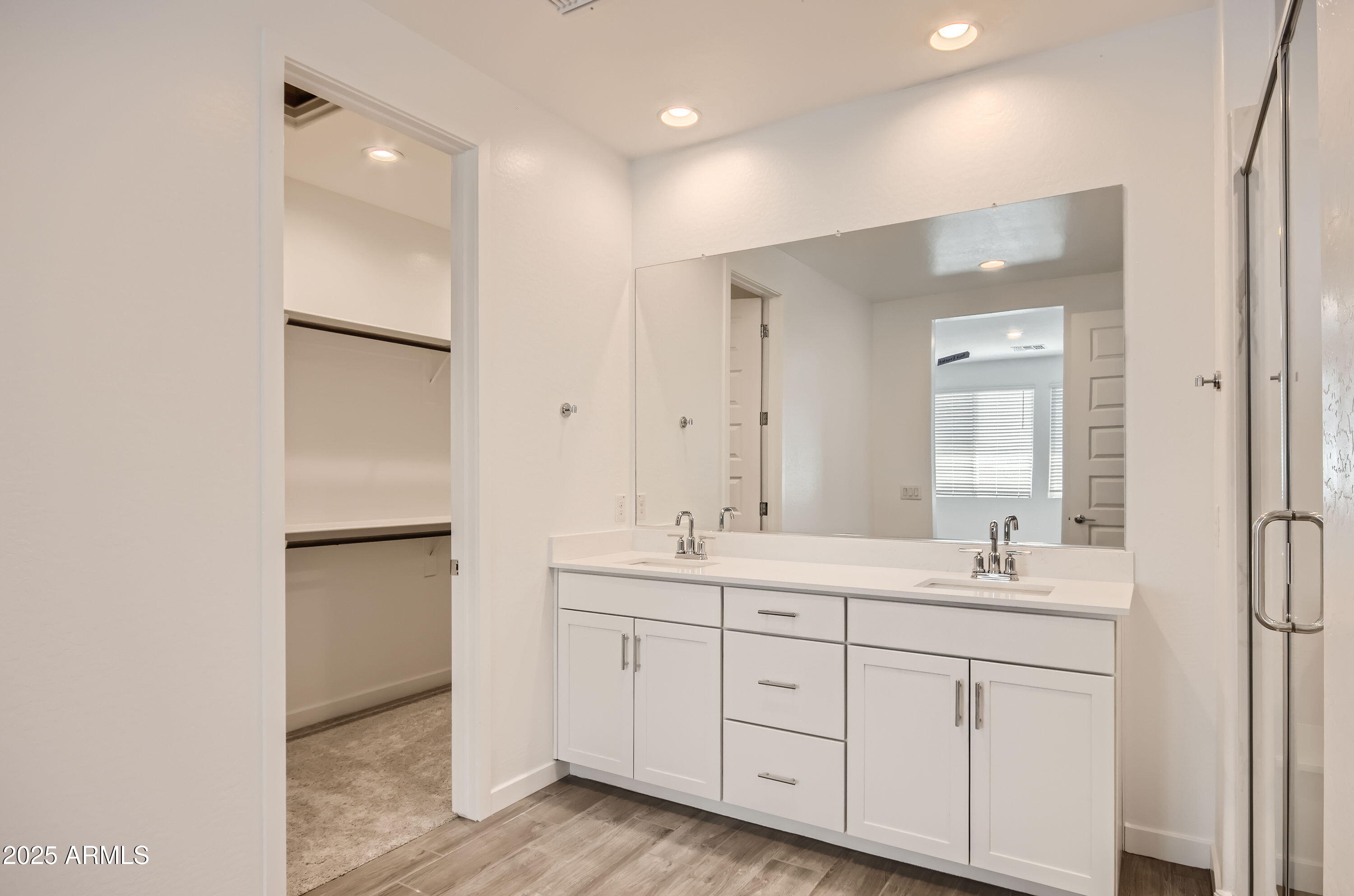 10209 E URSULA Avenue