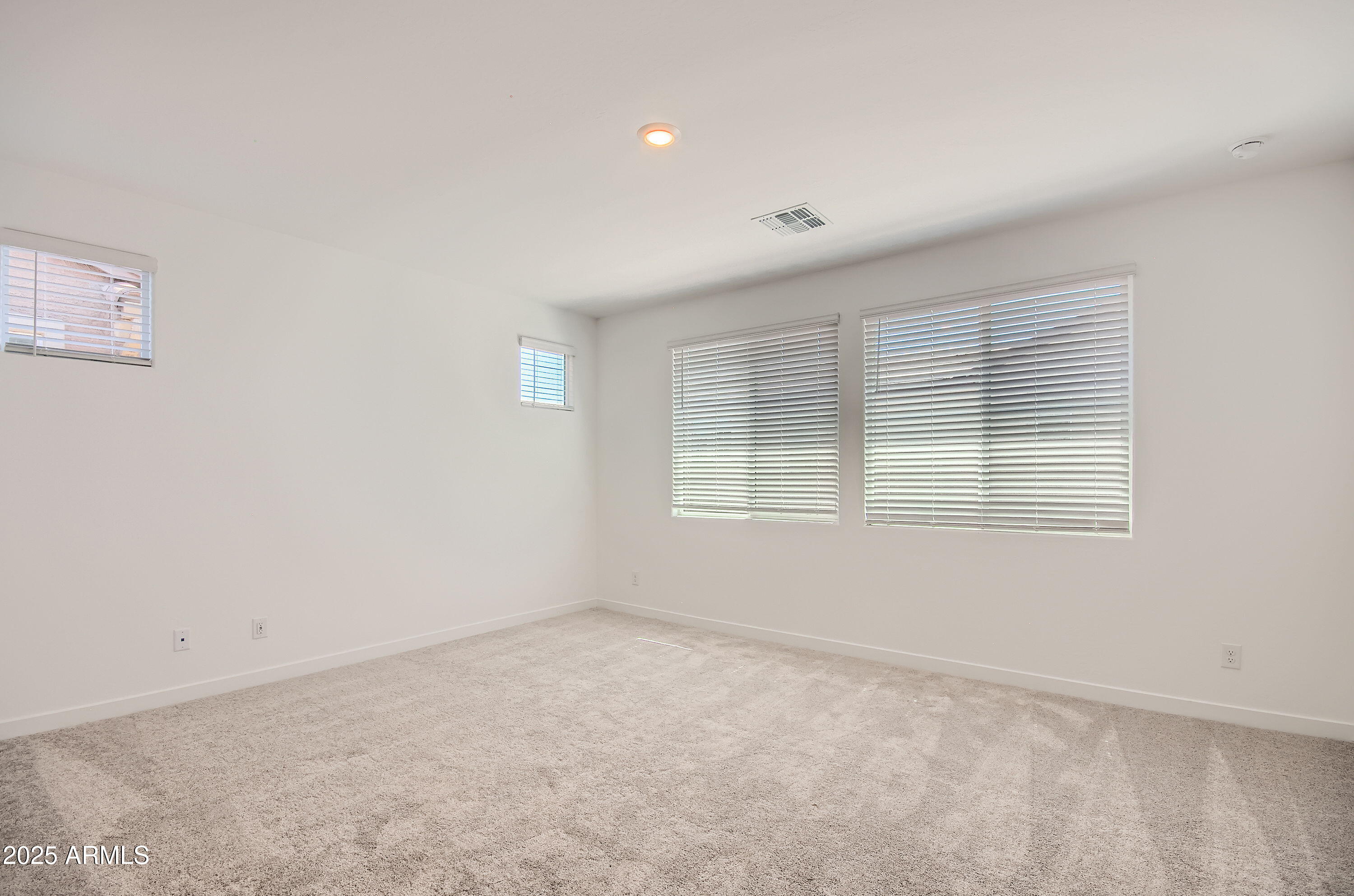 10209 E URSULA Avenue