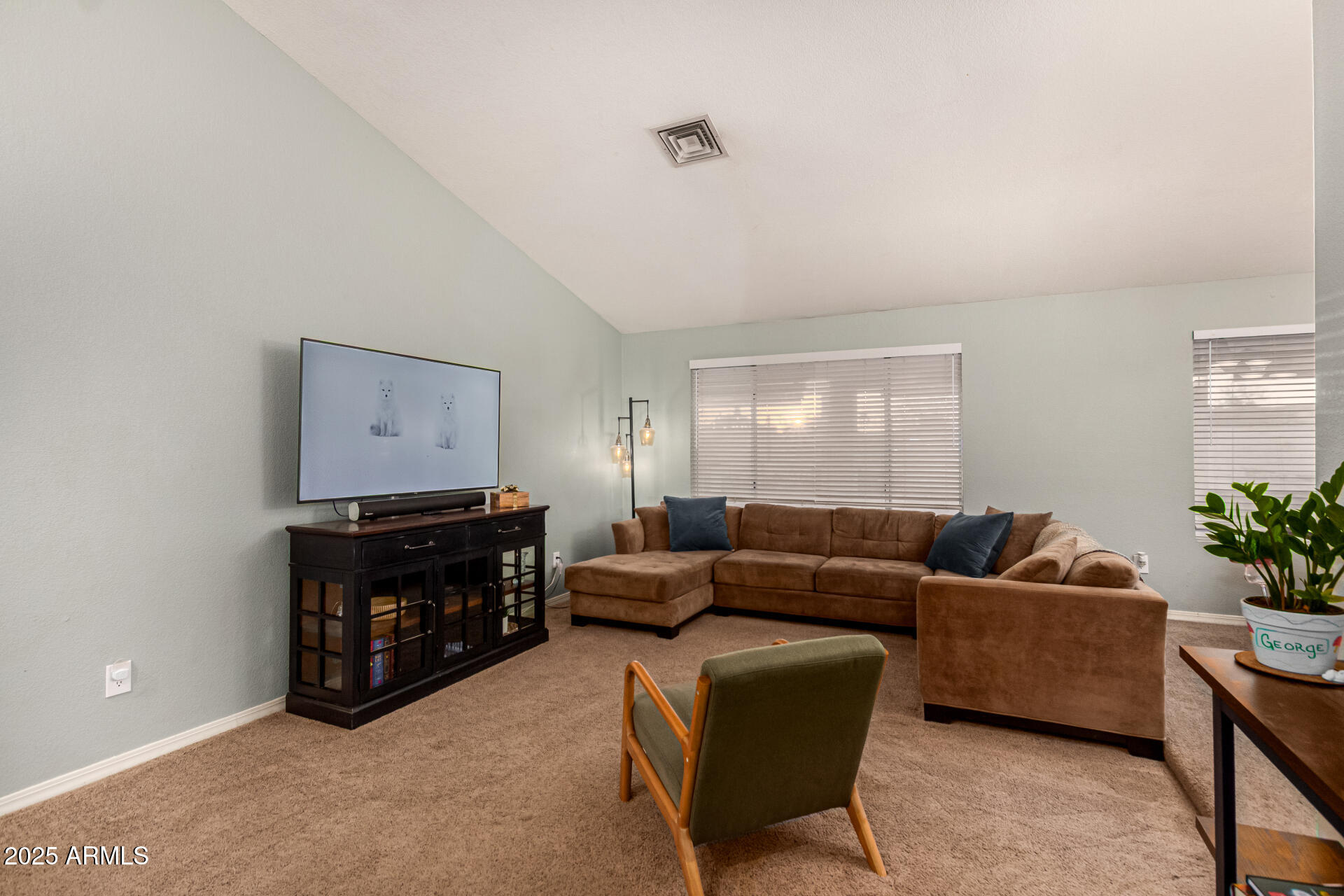 2646 N ROBIN Lane