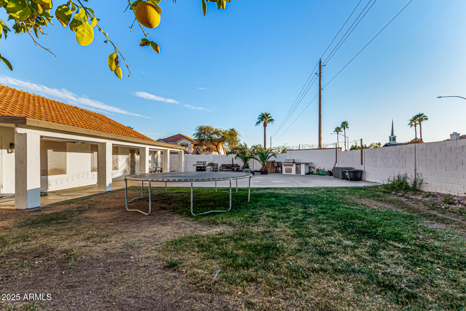 2646 N ROBIN Lane