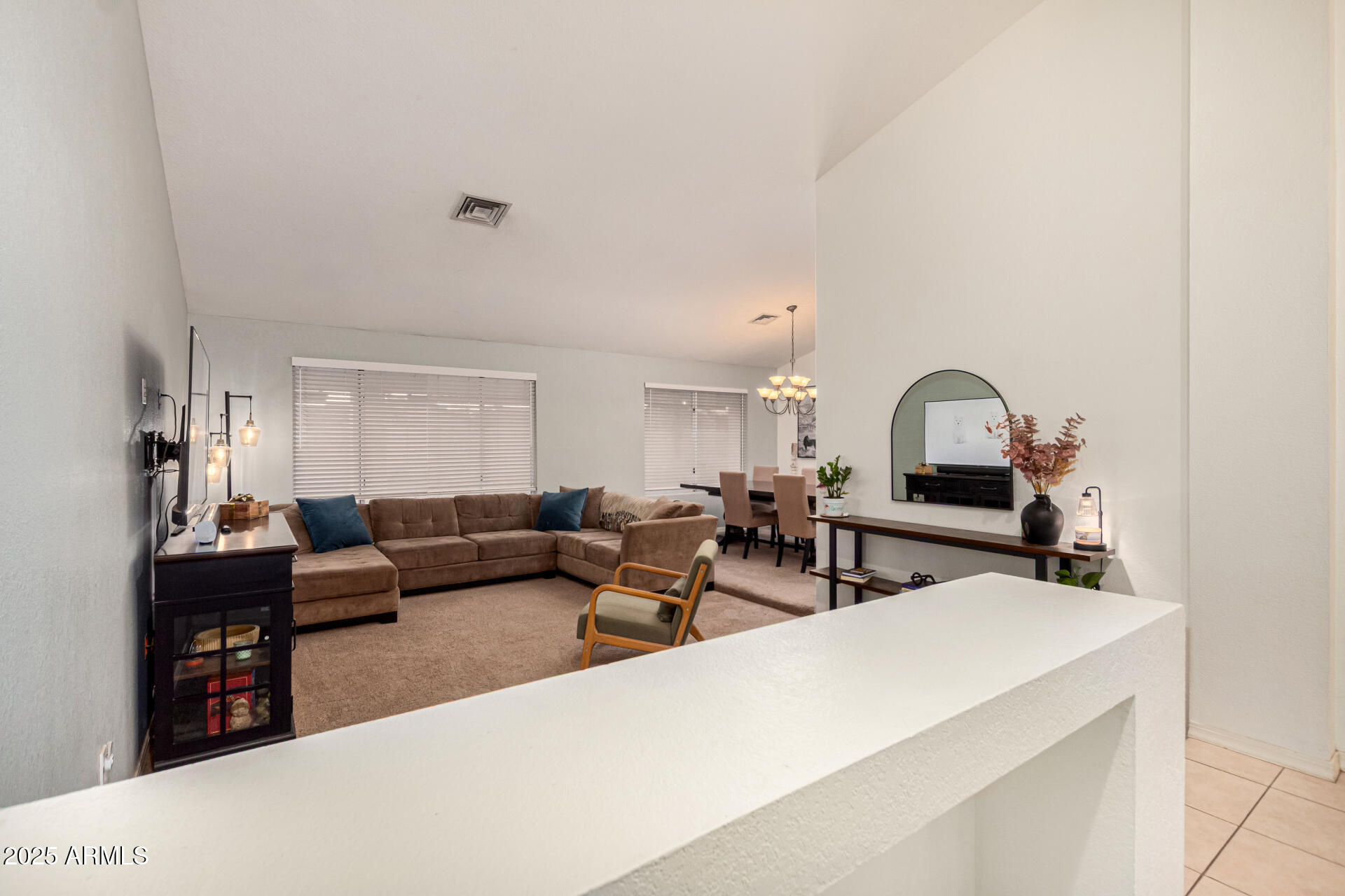 2646 N ROBIN Lane