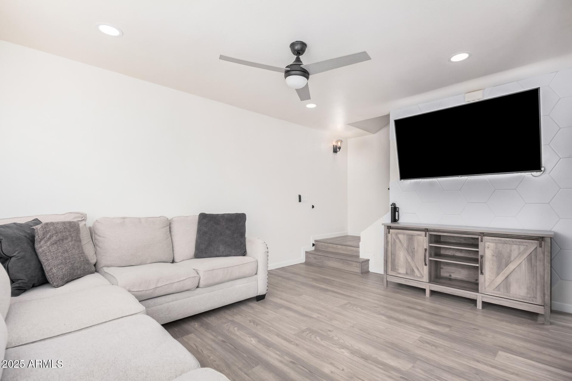 8532 E BELLEVIEW Street