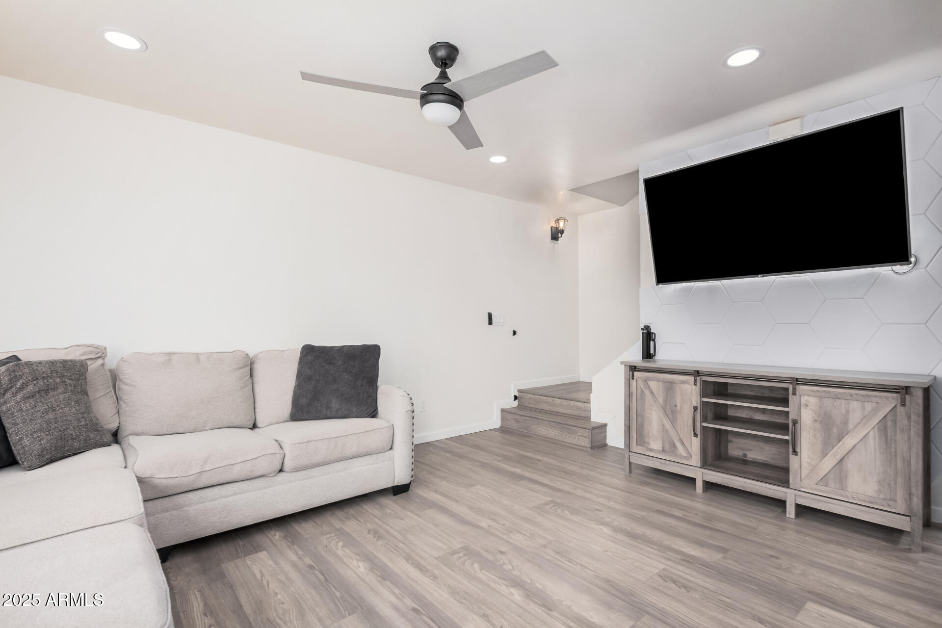 8532 E BELLEVIEW Street