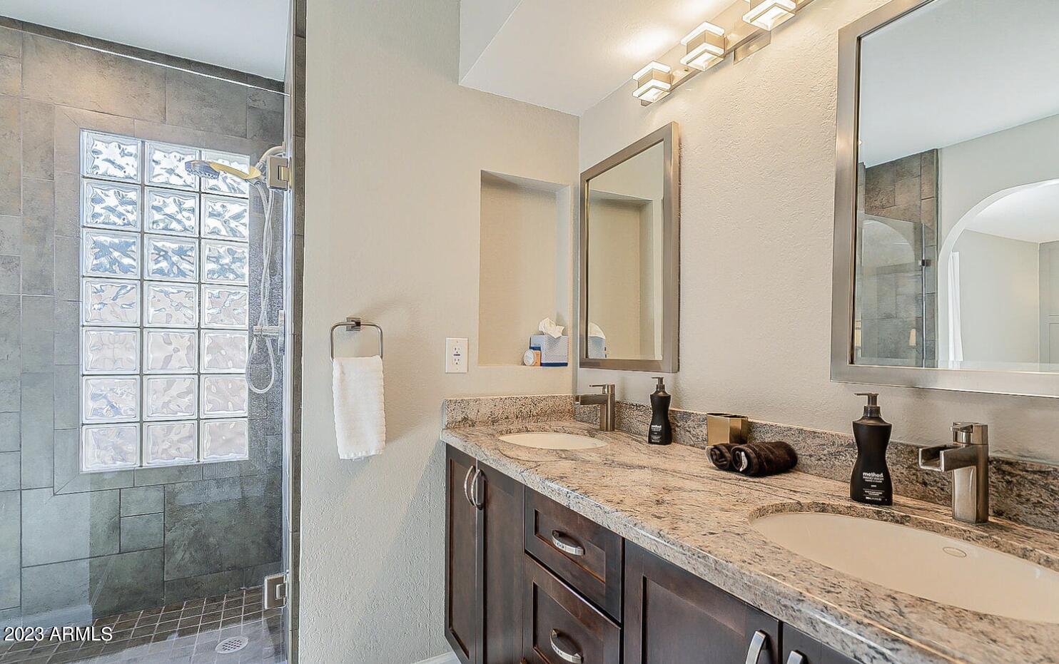 6601 E THUNDERBIRD Road