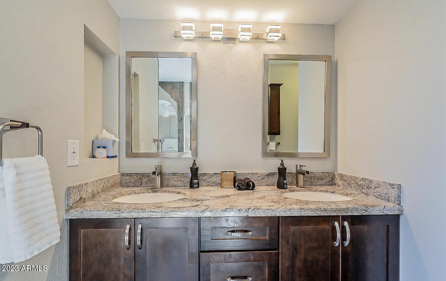 6601 E THUNDERBIRD Road