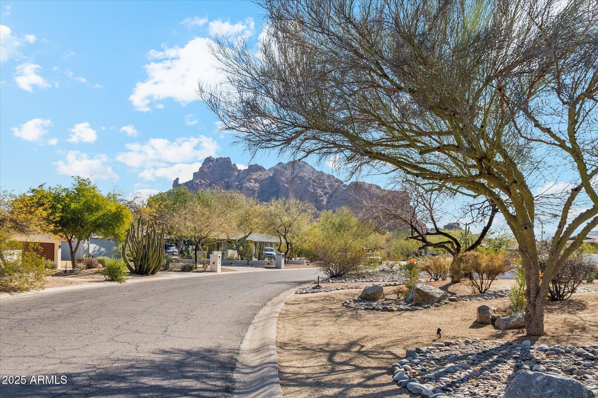 4165 E SAINT JOSEPH Way