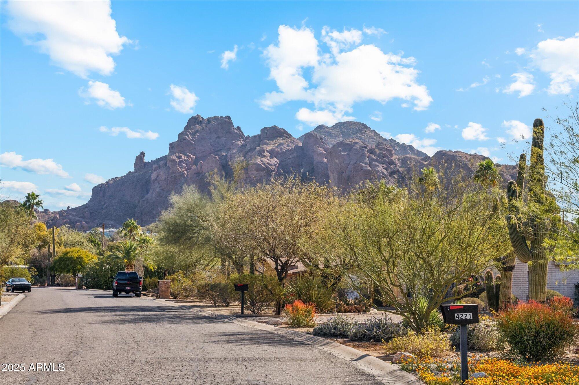 4165 E SAINT JOSEPH Way