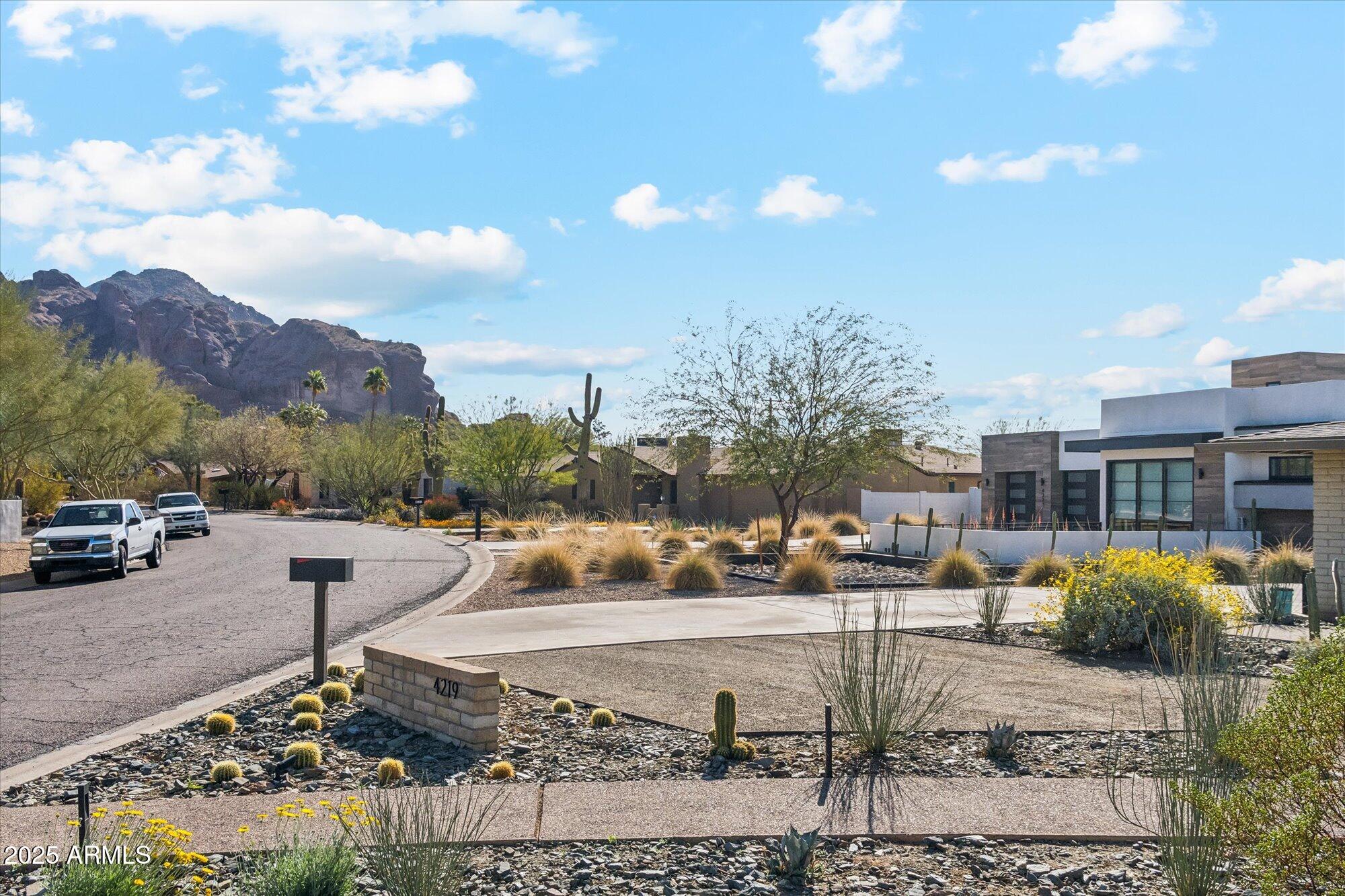 4165 E SAINT JOSEPH Way