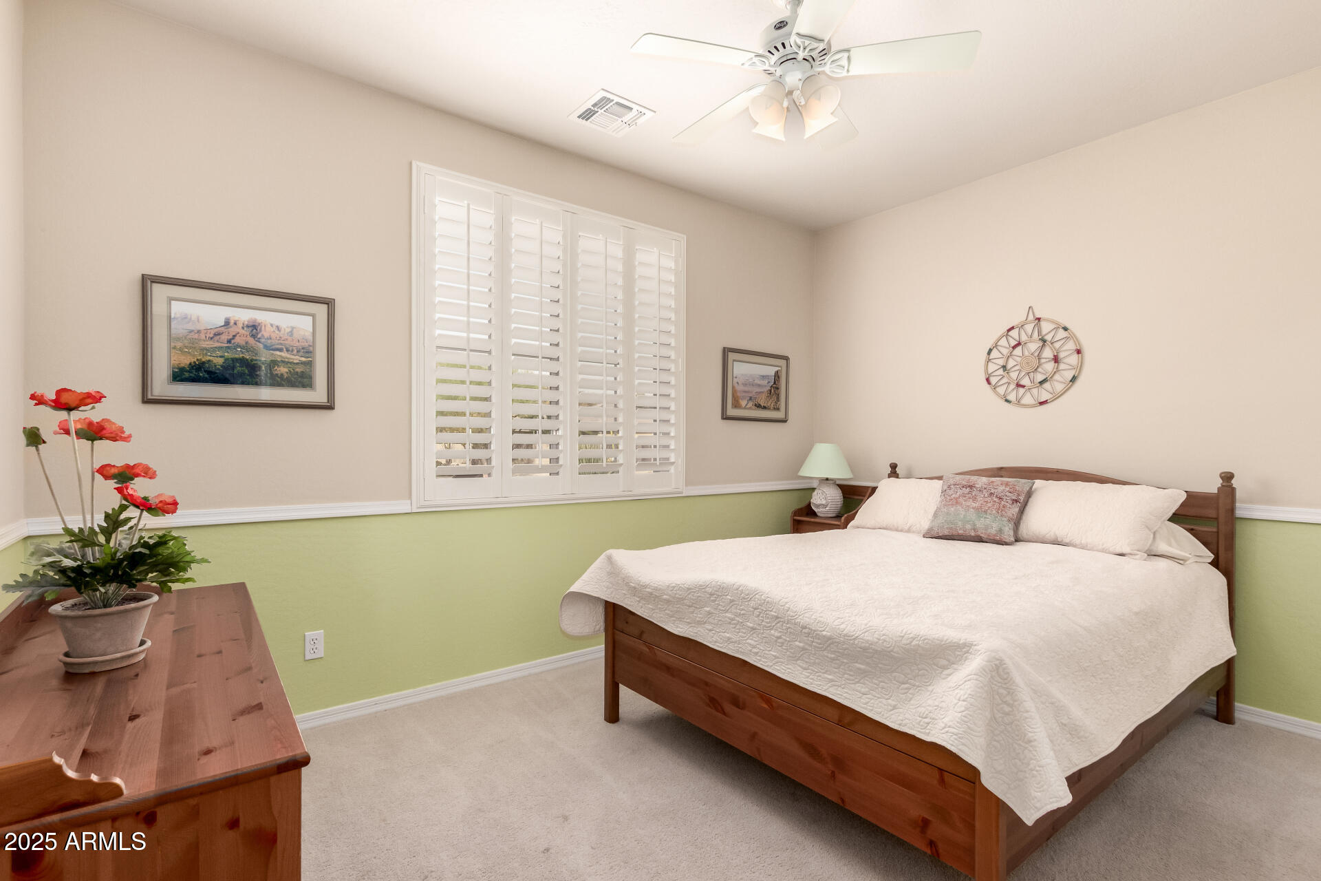 583 W BISMARK Street