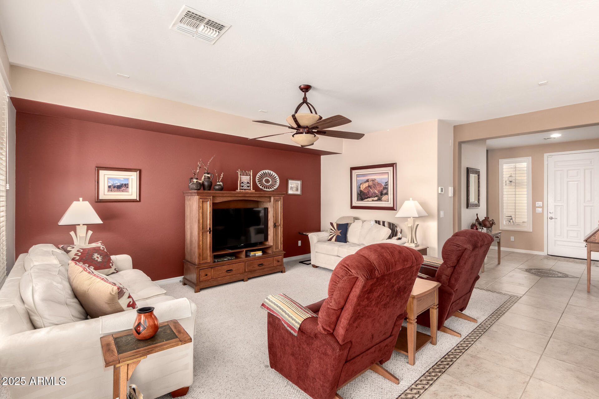 583 W BISMARK Street