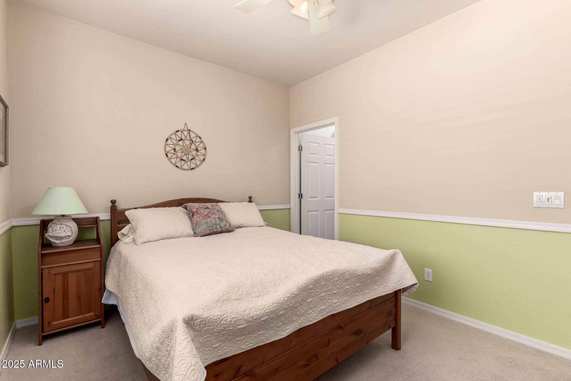 583 W BISMARK Street