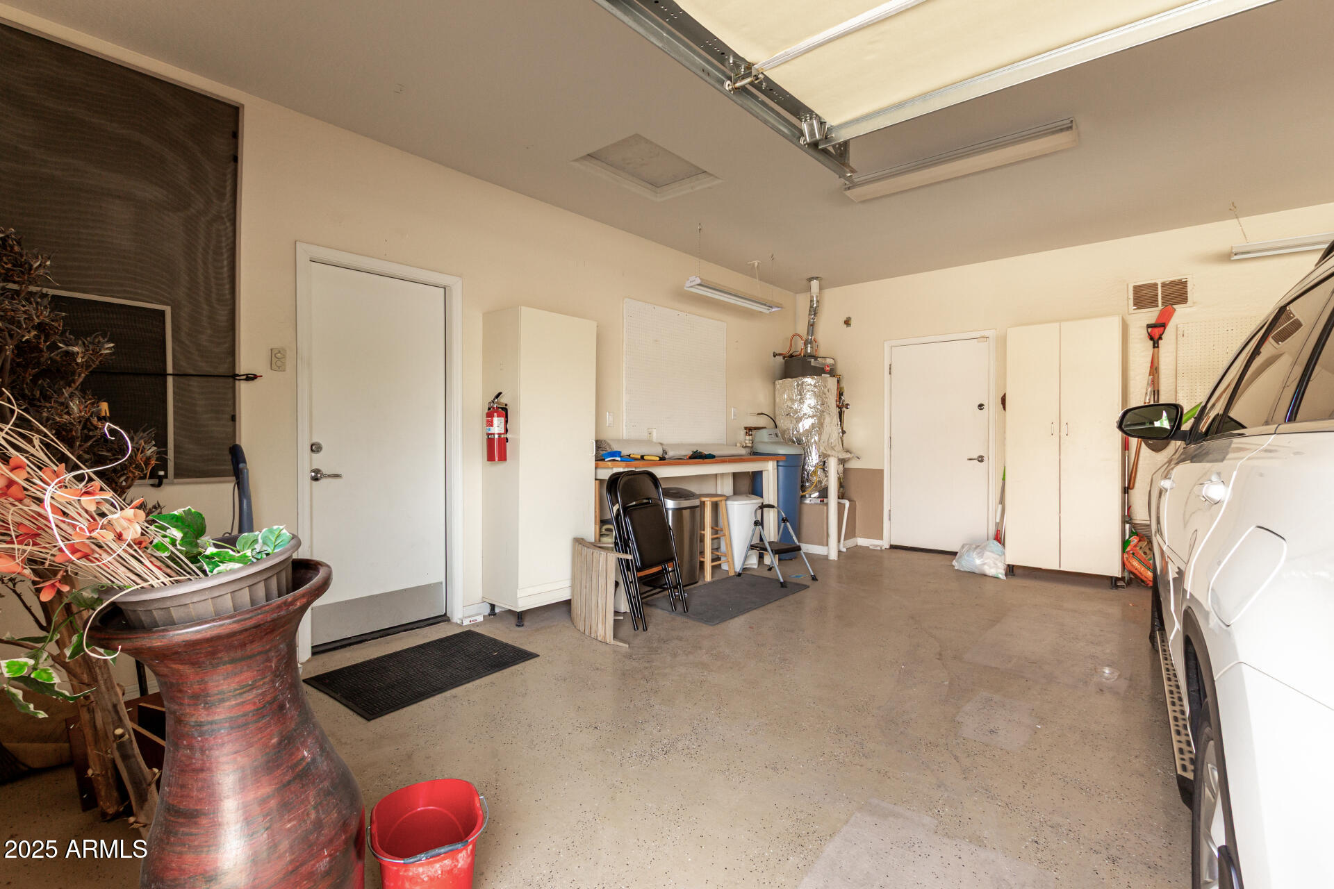 583 W BISMARK Street