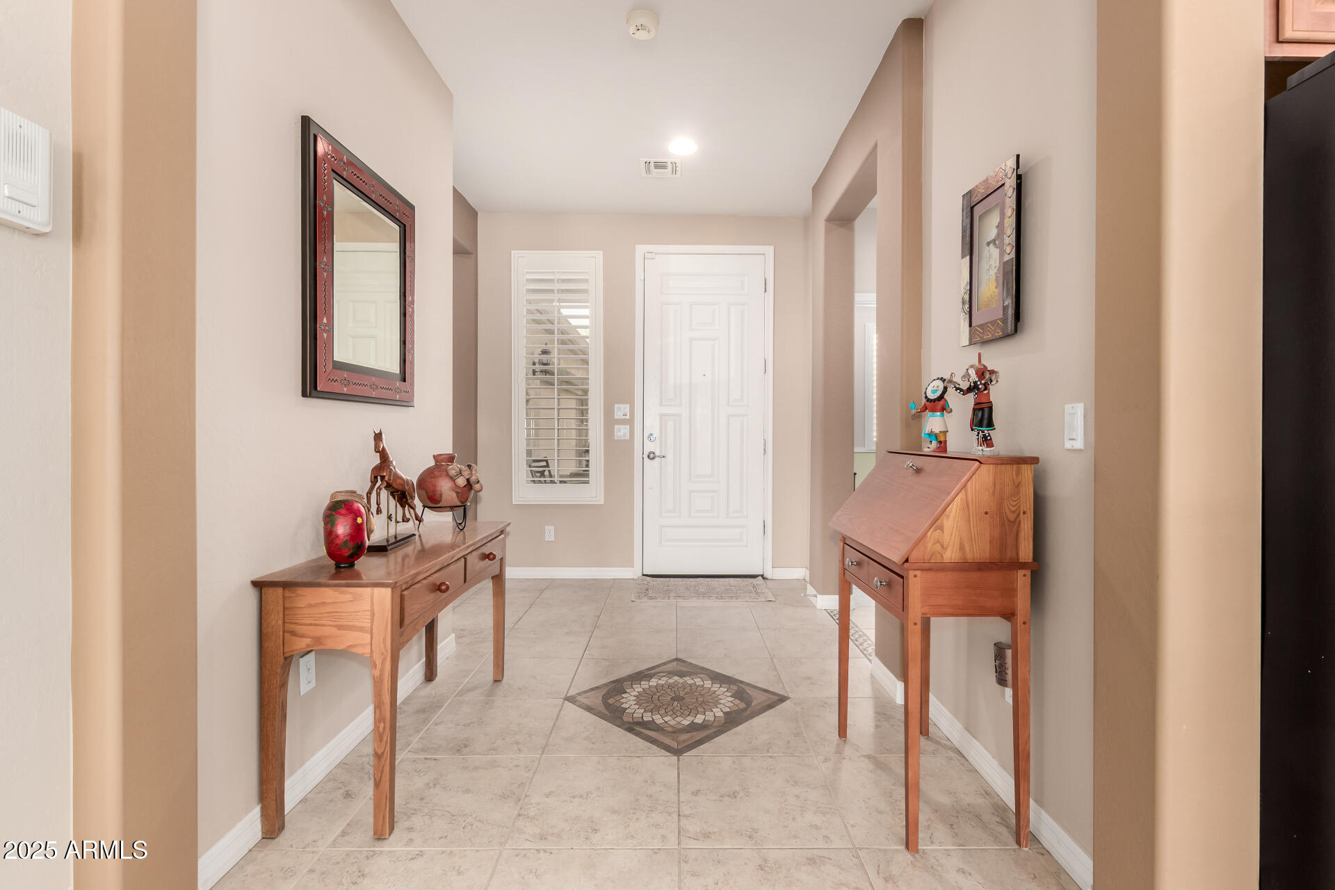 583 W BISMARK Street