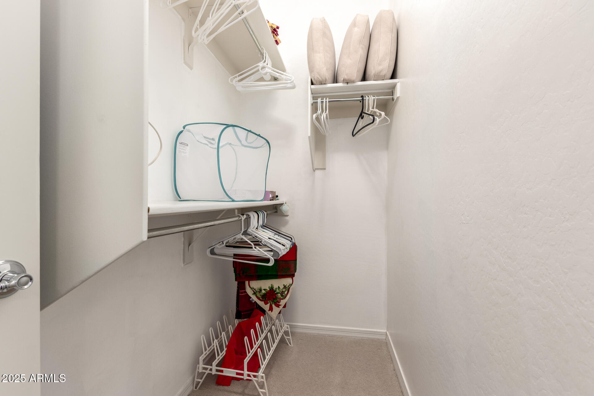 583 W BISMARK Street