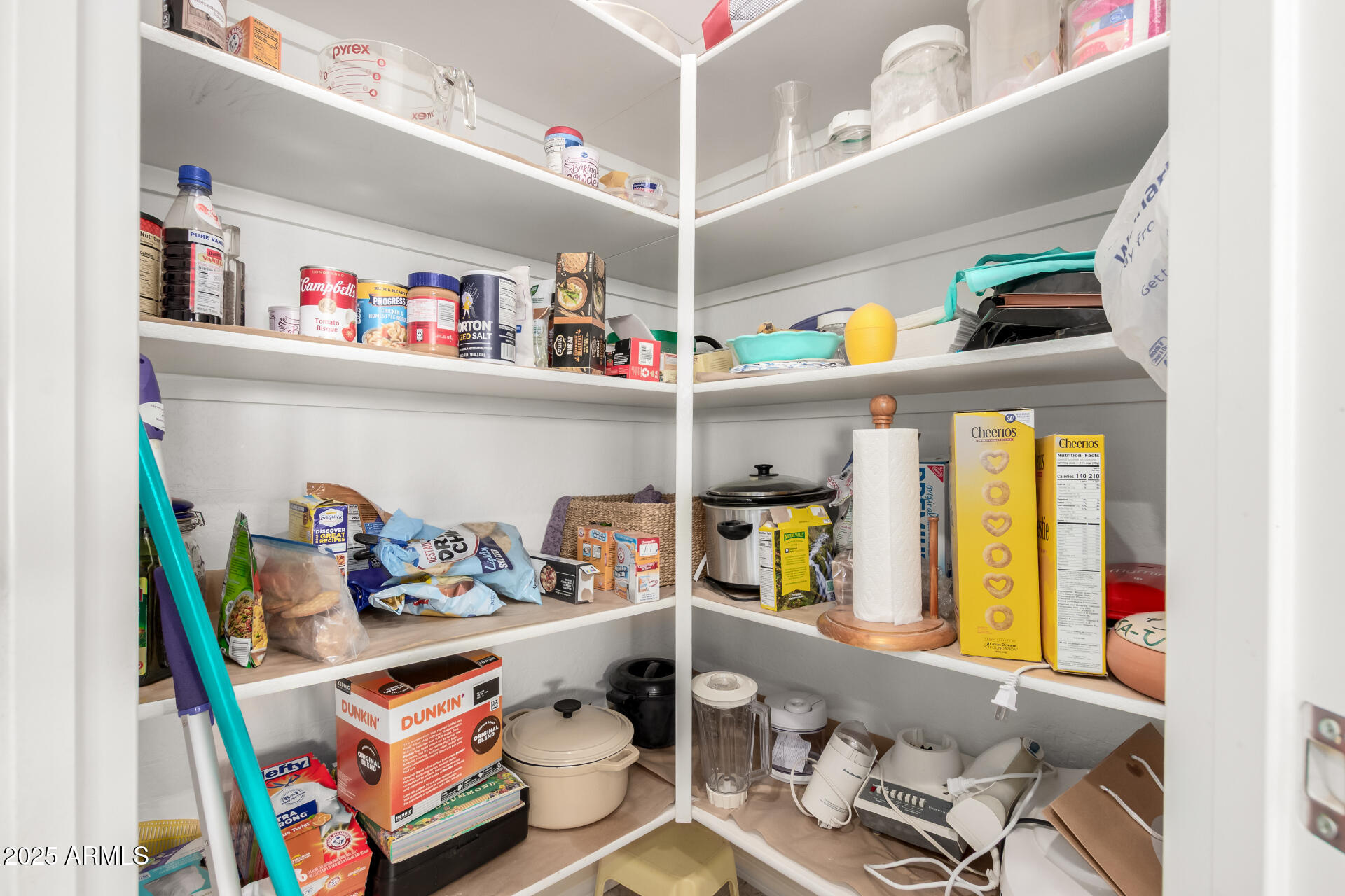 583 W BISMARK Street