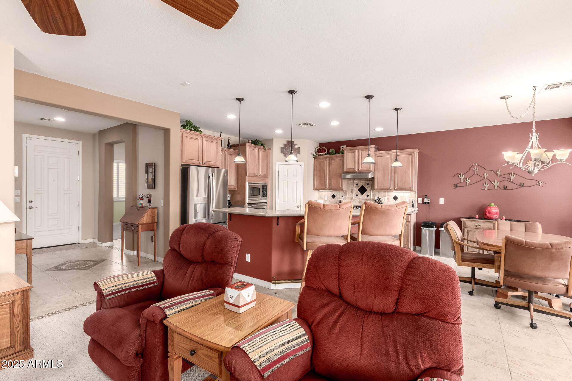 583 W BISMARK Street