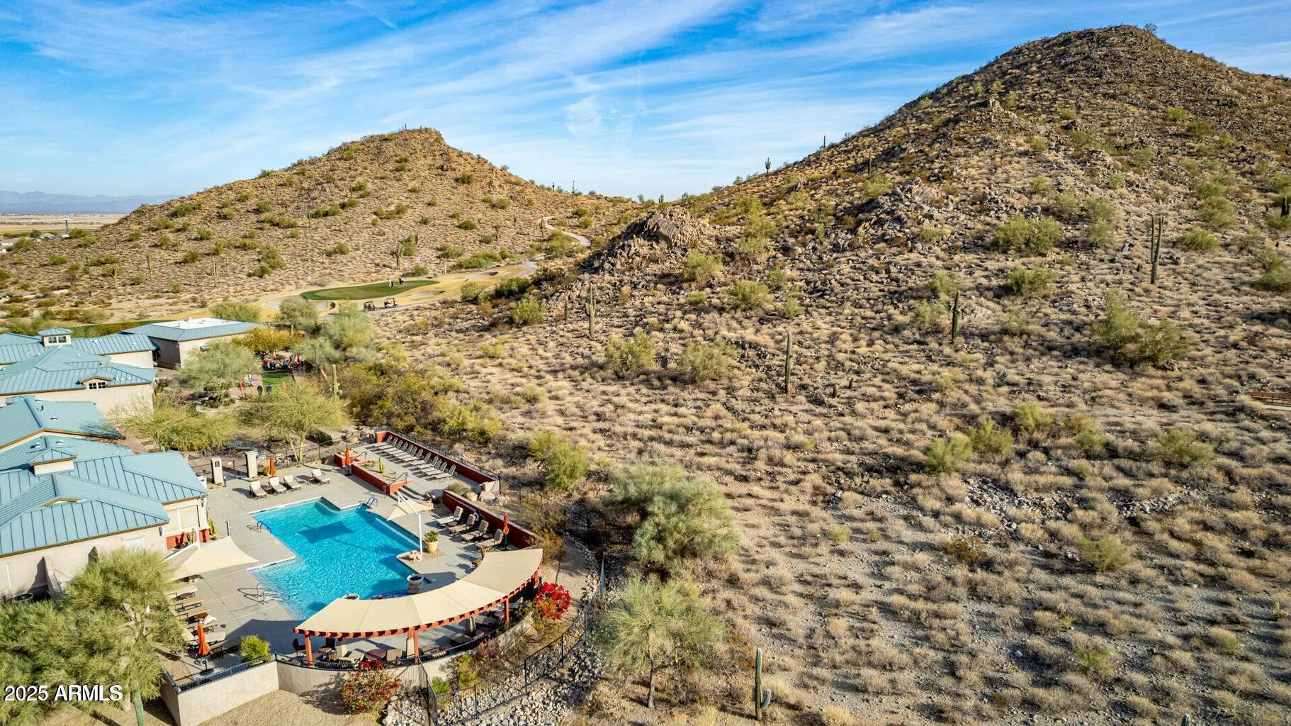 583 W BISMARK Street