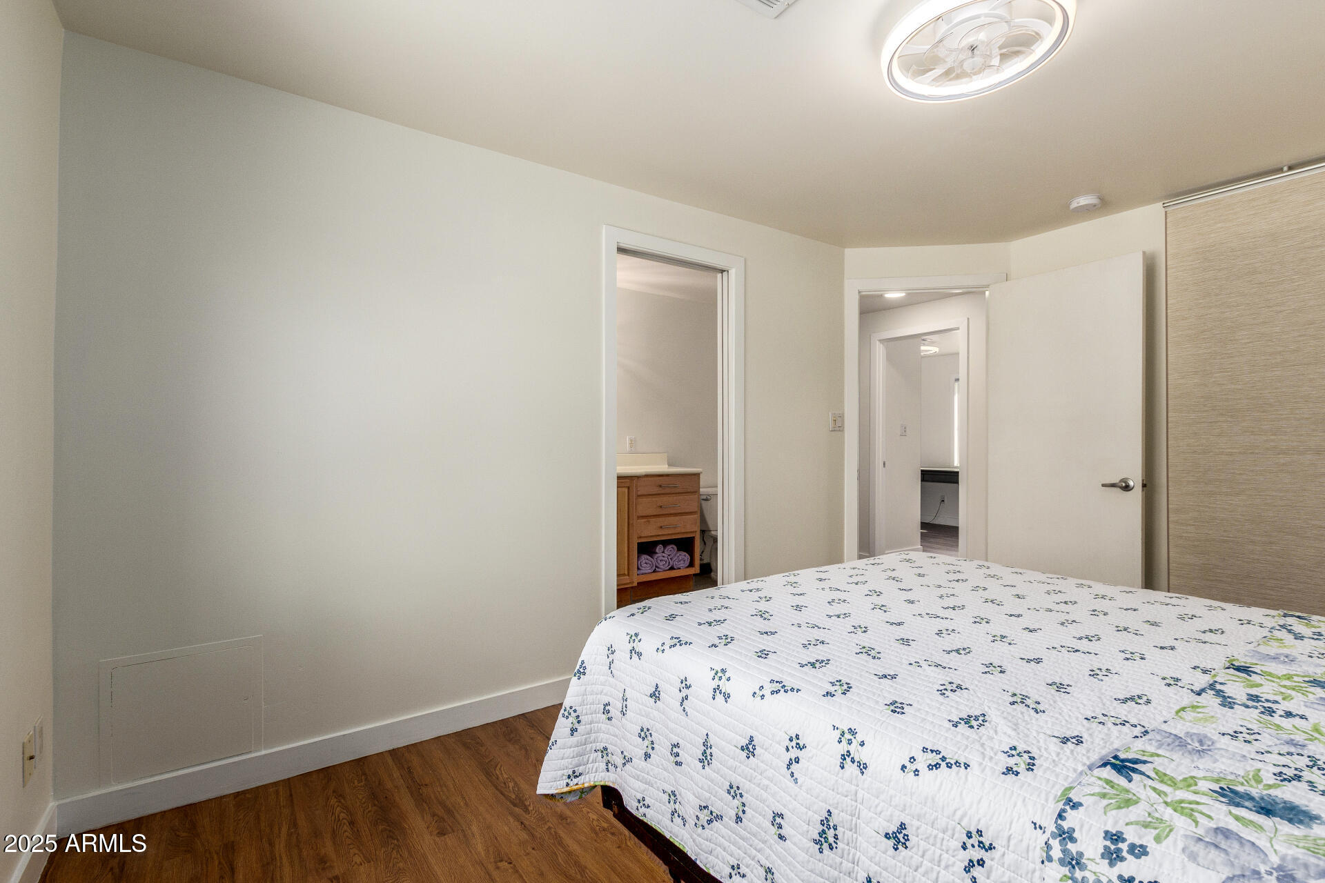 4026 E CAPTAIN DREYFUS Avenue