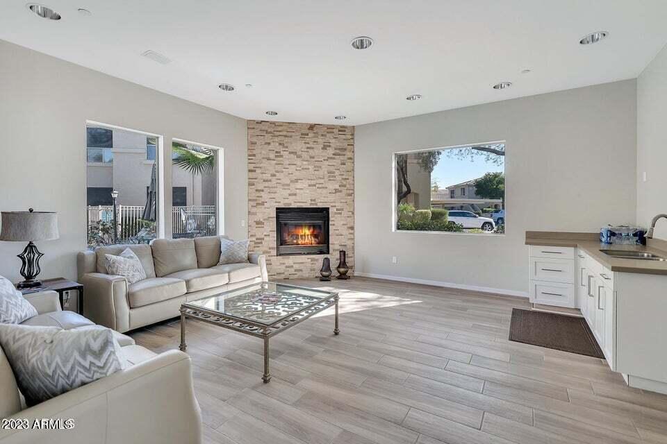 9550 E THUNDERBIRD Road, 120