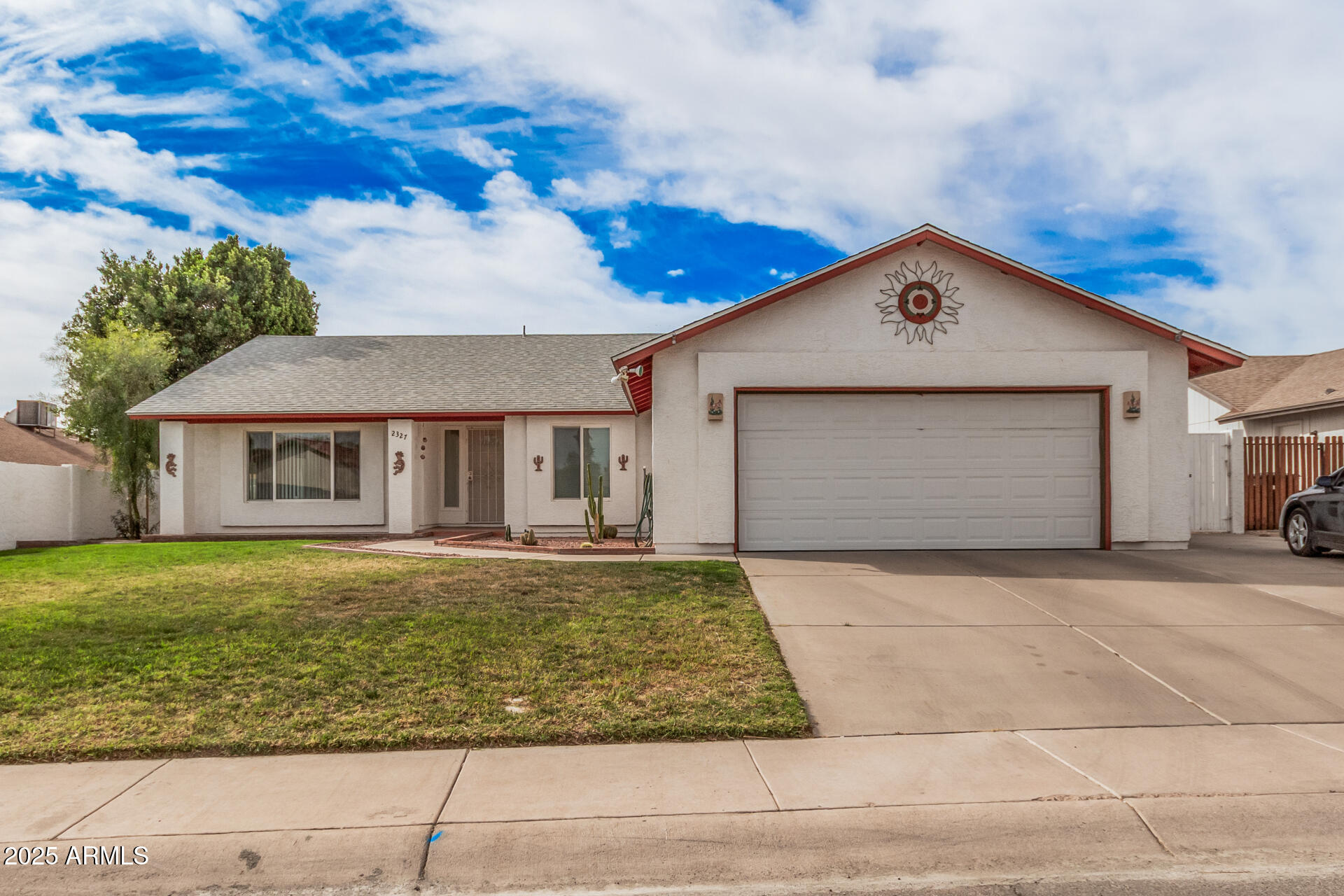 2327 W Rockwell Court