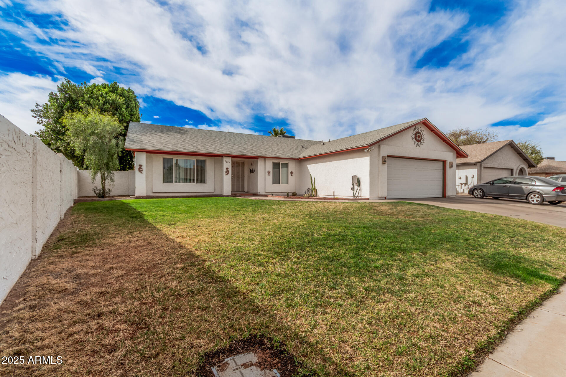 2327 W Rockwell Court