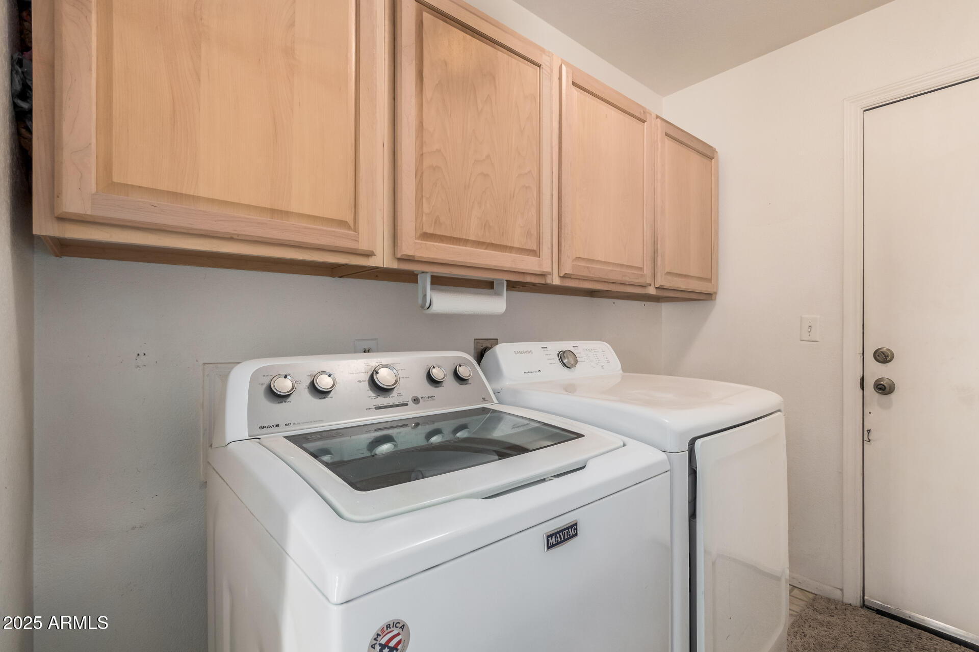 2327 W Rockwell Court