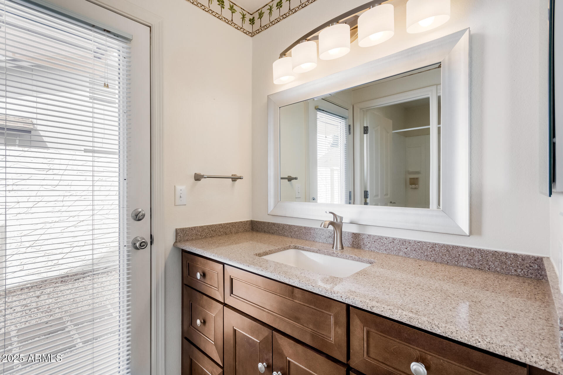 2327 W Rockwell Court