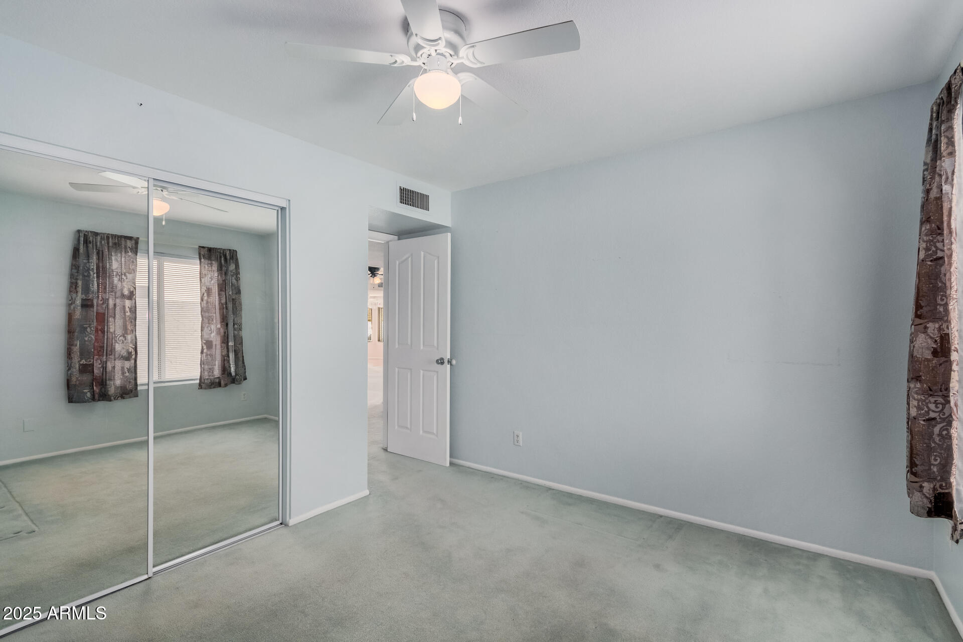 2327 W Rockwell Court