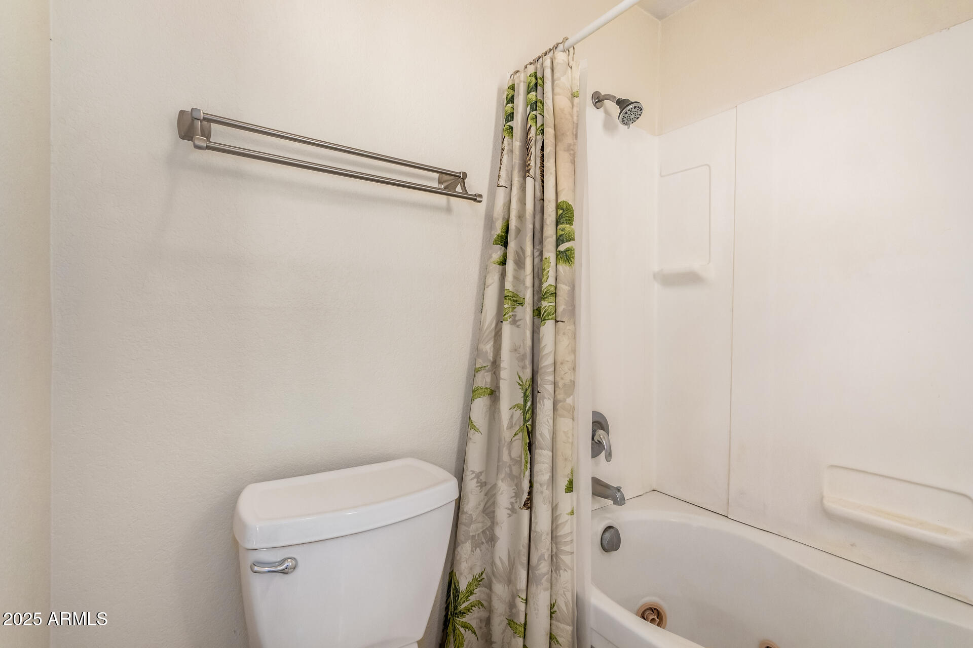 2327 W Rockwell Court