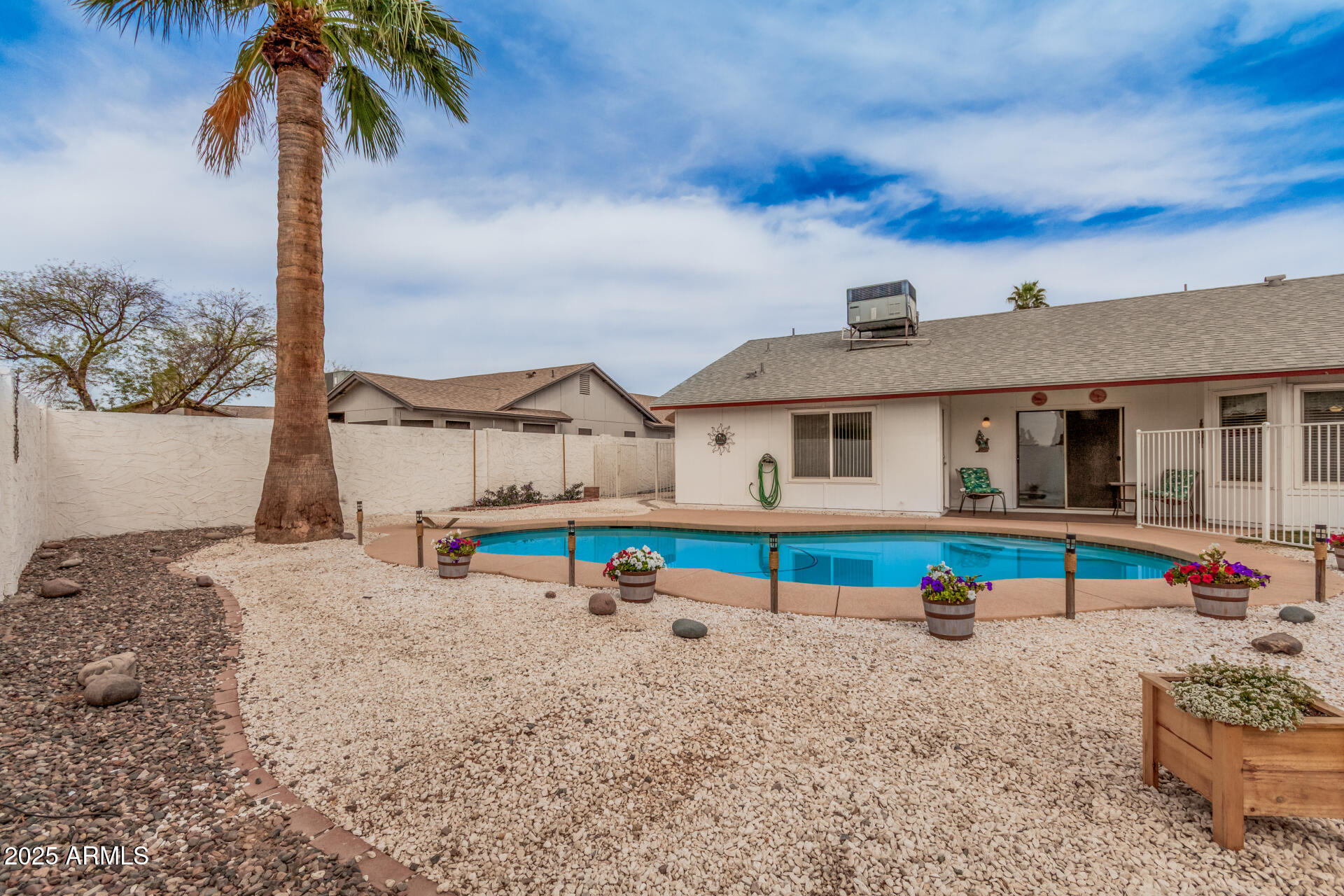 2327 W Rockwell Court