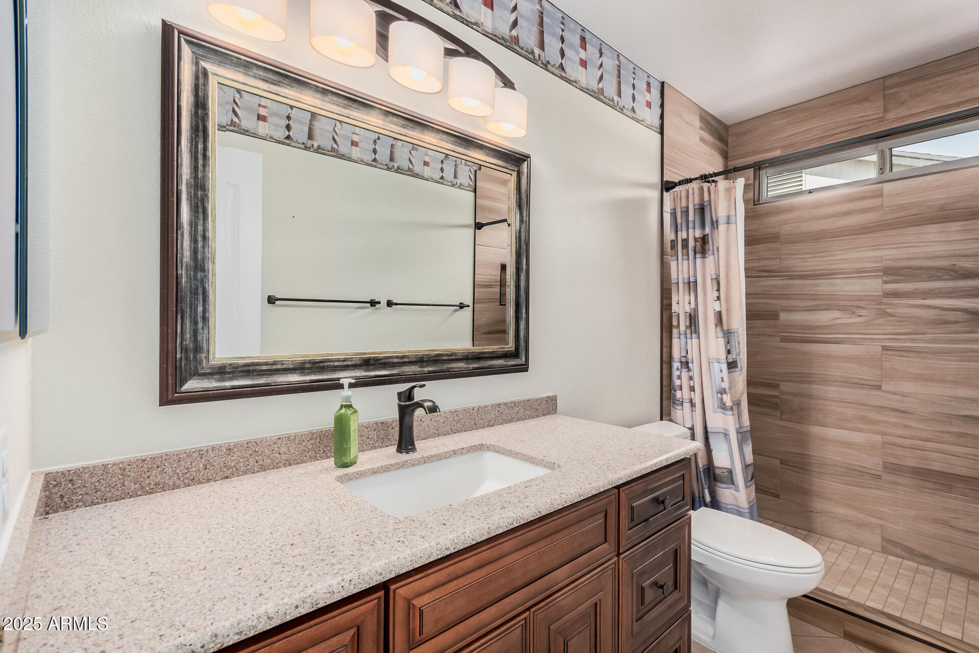 2327 W Rockwell Court