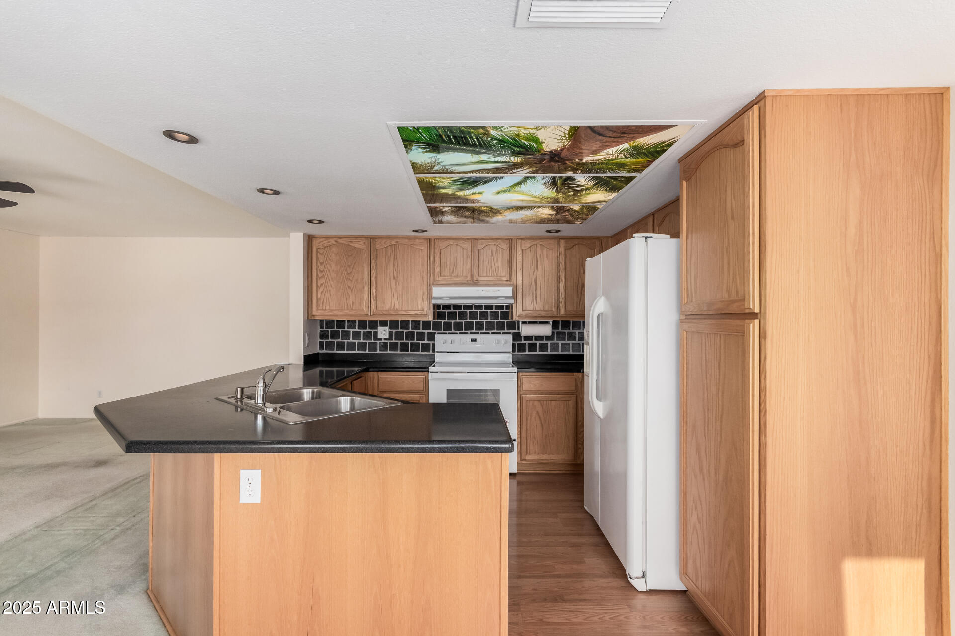 2327 W Rockwell Court