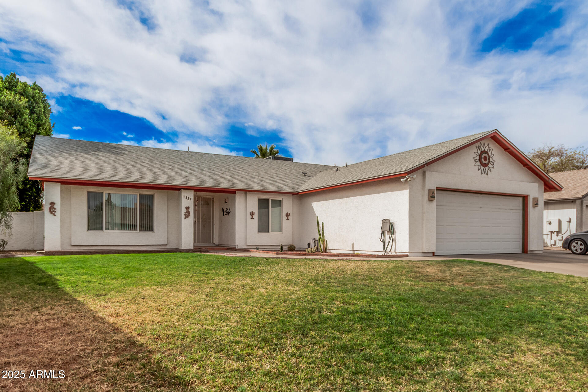 2327 W Rockwell Court