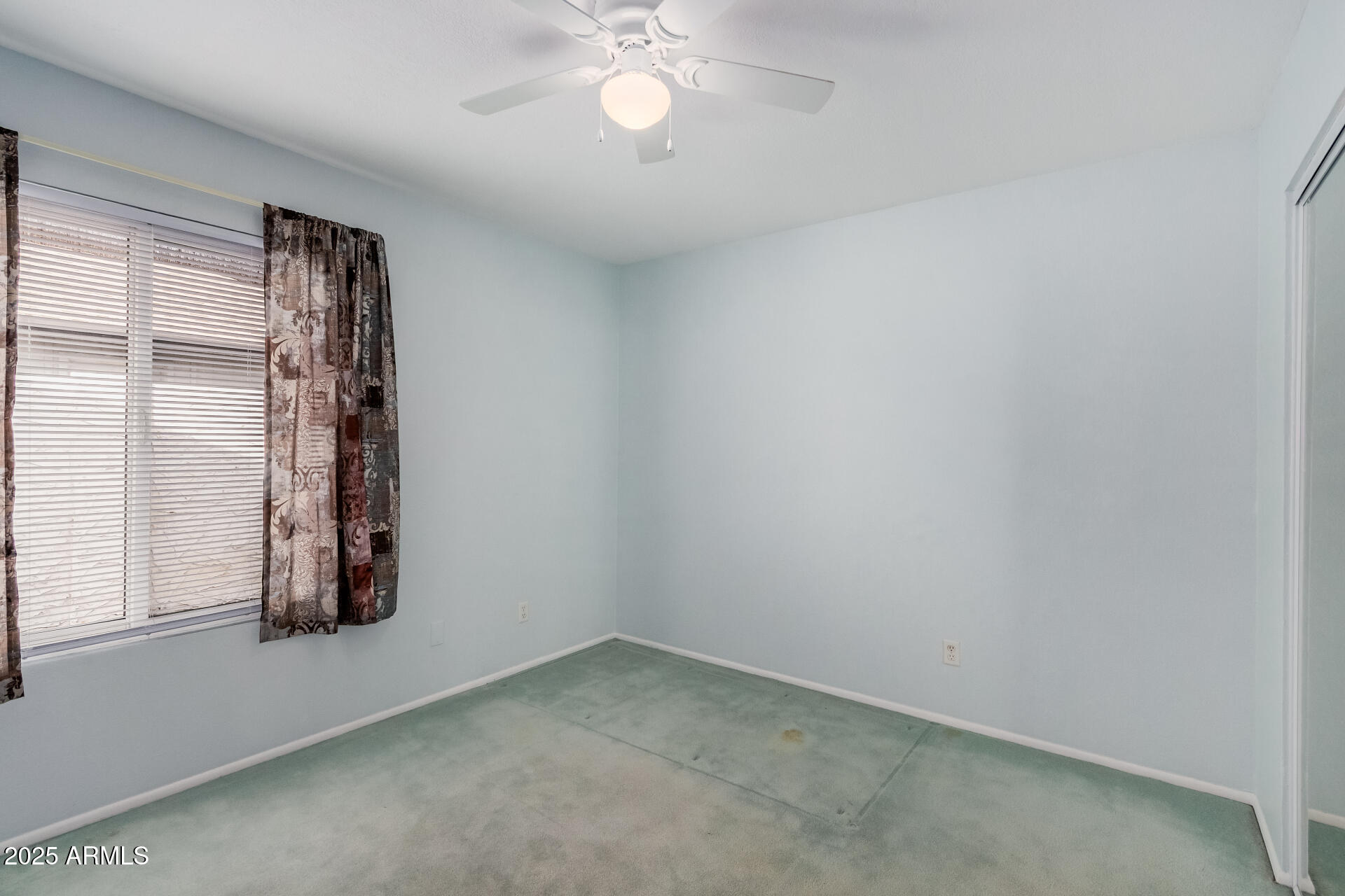 2327 W Rockwell Court