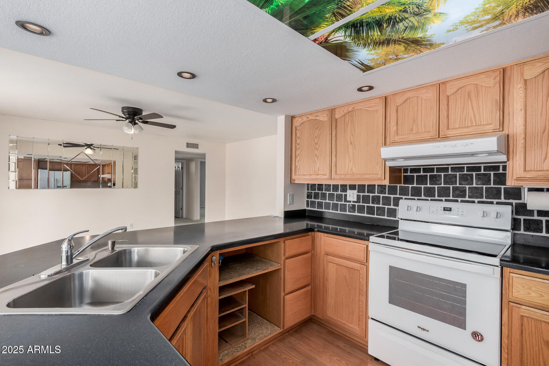 2327 W Rockwell Court